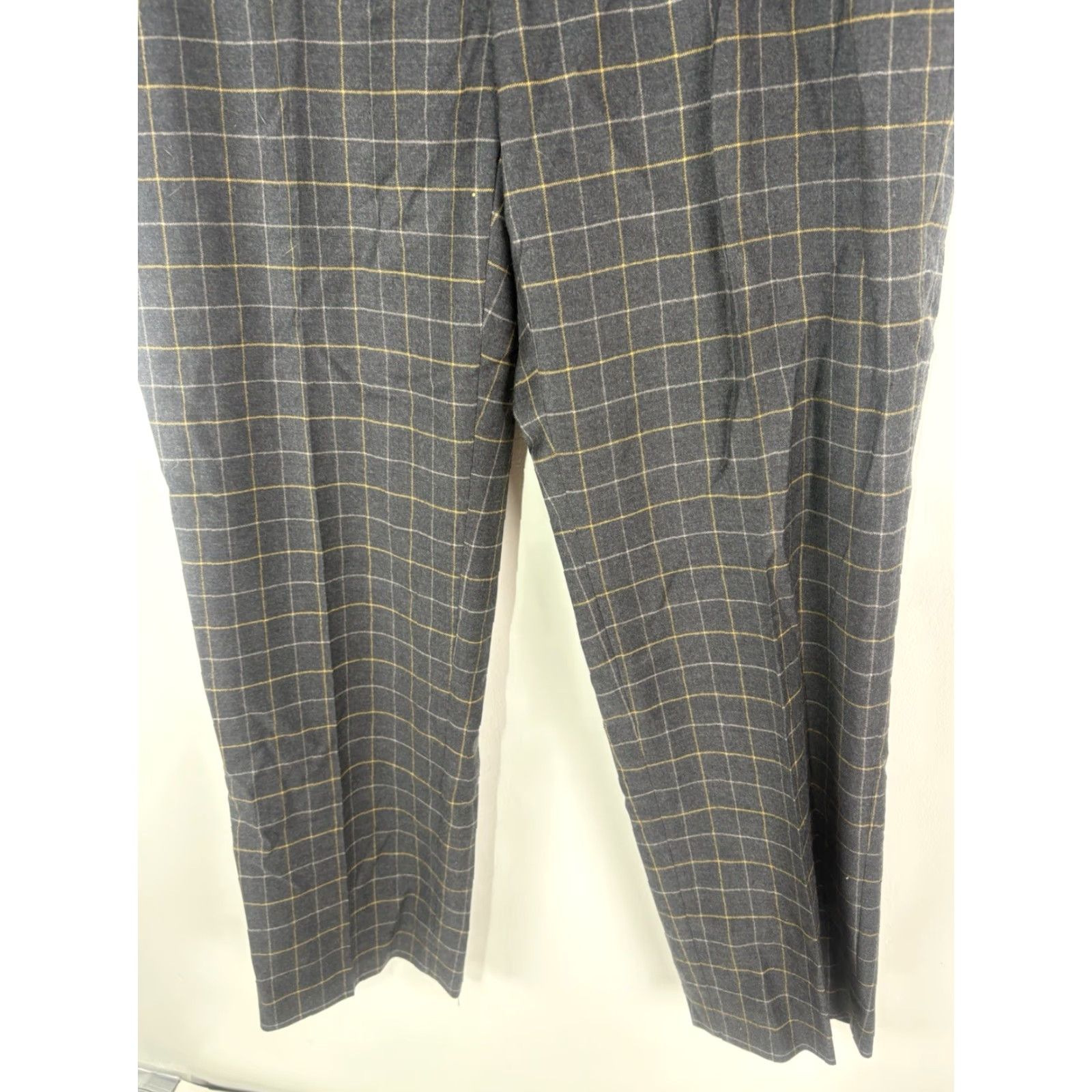 Vintage BALLIN Gray Plaid Dress Pants Men’s Regular Size 36x29 Wool Blend Business Casual Size US 36 / EU 52 - 3 Thumbnail