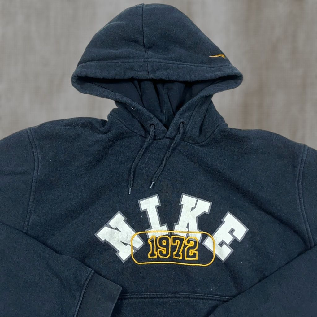 Nike VINTAGE Nike Hoodie Men Large Black Sweatshirt Spellout Swoosh Y2K 2000s Skate Size US L / EU 52-54 / 3 - 1 Thumbnail