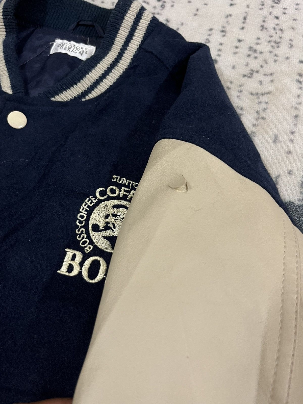 Japanese Brand Suntory Coffee Boss Embroidered Big Logo Varsity Jacket Size US L / EU 52-54 / 3 - 12 Thumbnail