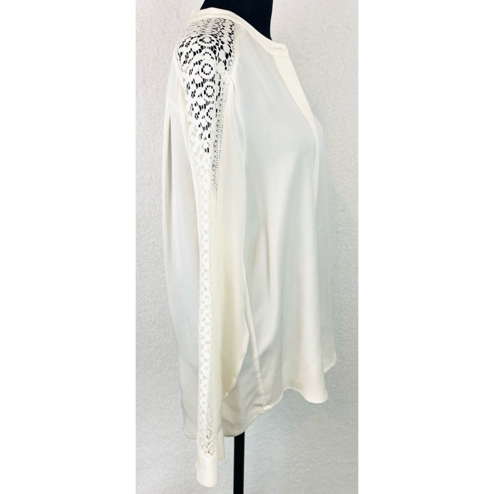 Michael Kors MICHAEL KORS • Cream/Ecru Lace Trim Button-Down Shirt Size M / US 6-8 / IT 42-44 - 11 Thumbnail
