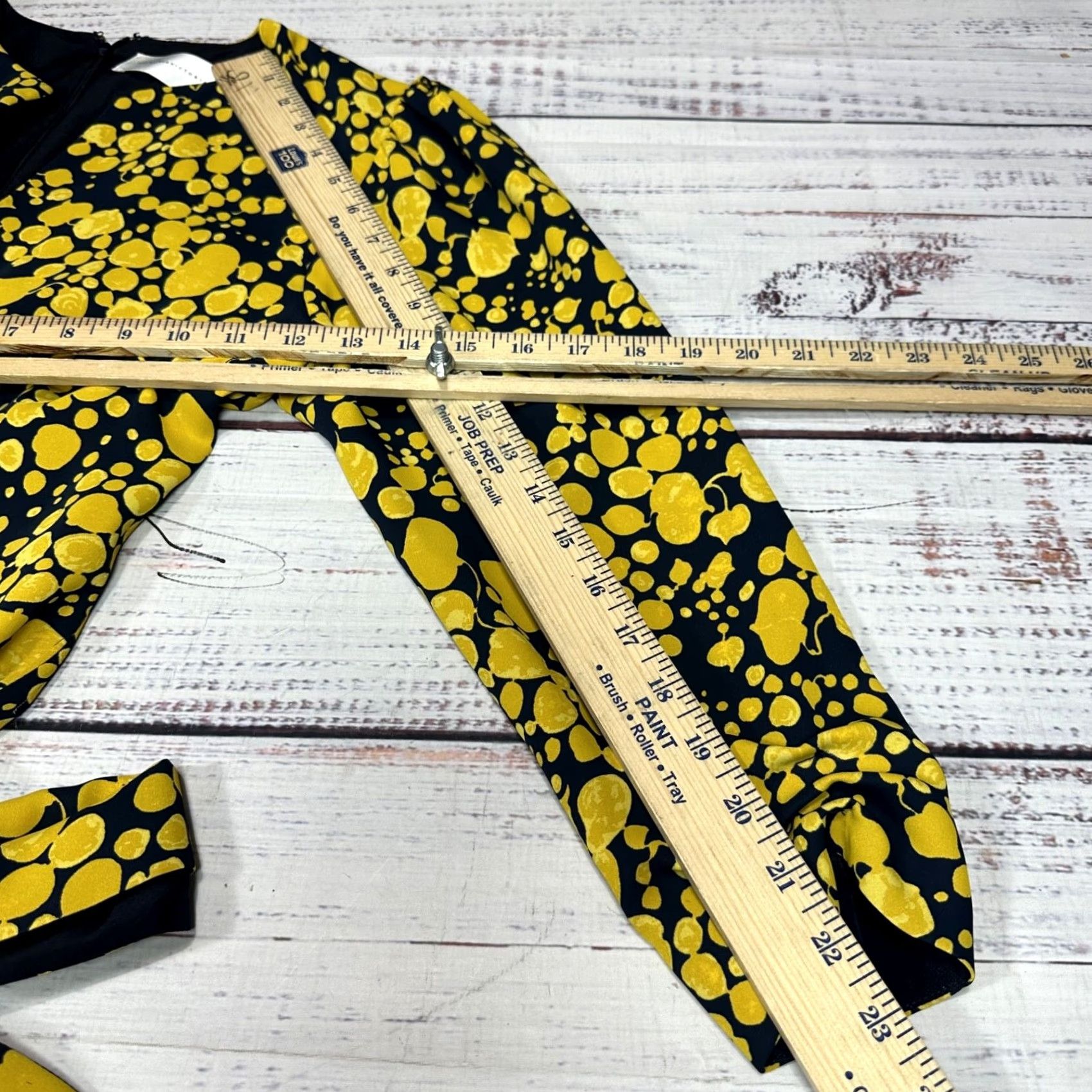 Victoria Beckham Victoria Beckham Mini Dress 3/4 Sleeve Faux Wrap Sz 4 Yellow Blue Crepe Dress Women Size S / US 4 / IT 40 - 4 Thumbnail