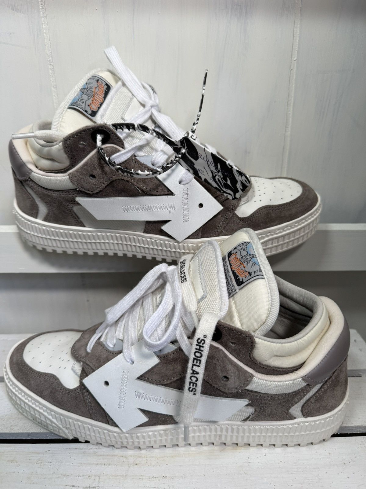 Off-White Off-White Off-Court 3.0 Floating Arrow White Grey tried on Size US 9 / IT 39 - 1 Thumbnail