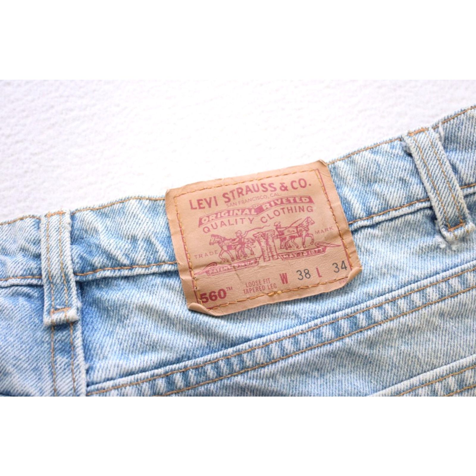 image of Vintage Levi's 560 Loose Fit Tapered Leg Denim Jeans Made In Usa Mens 38 X 34 in White