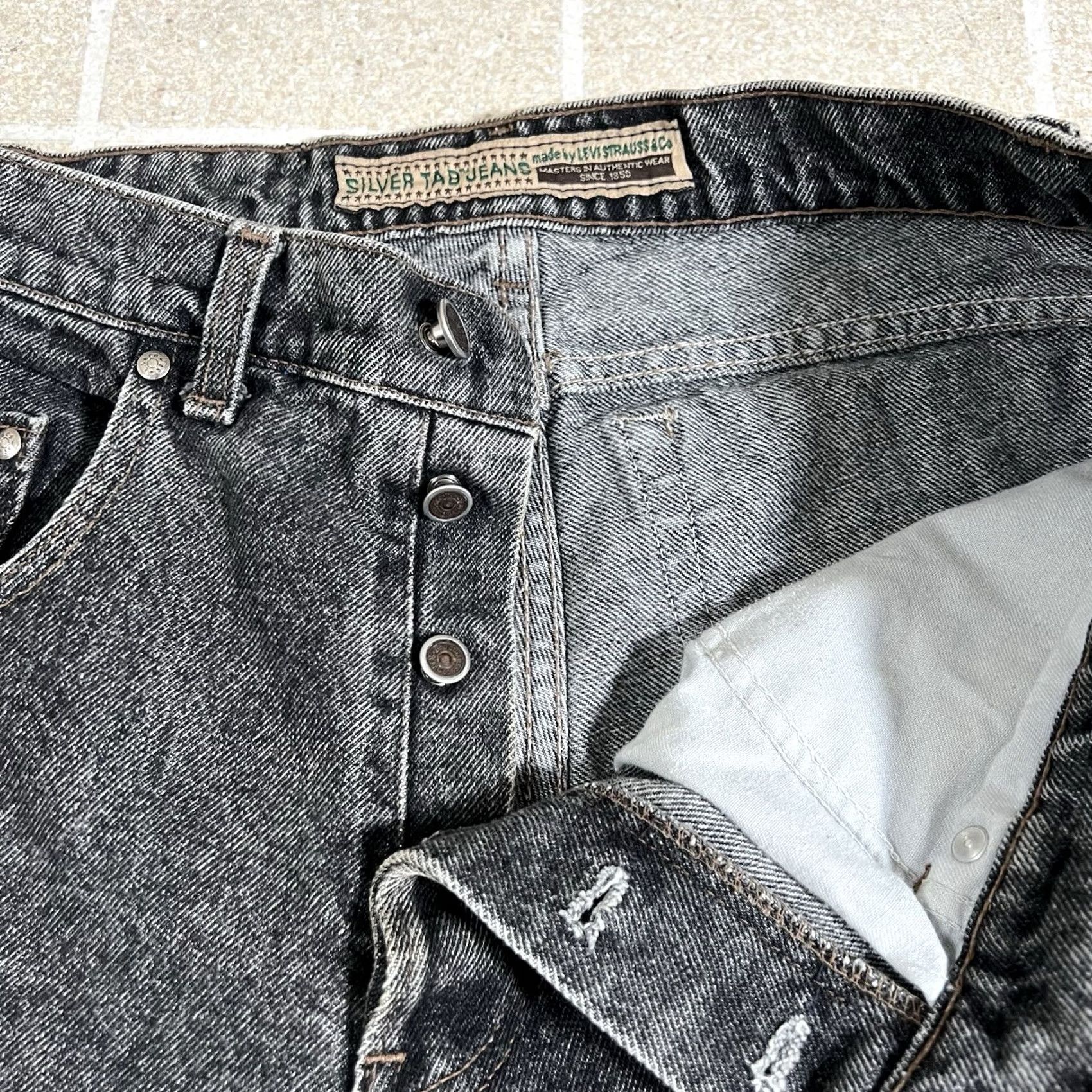 Denime VINTAGE Levis Silvertab Jeans Mens 30 X 26 Black Denim Made in USA Button Fly Jeans Mens Black Denim 90s USA Size US 30 / EU 46 - 7 Thumbnail