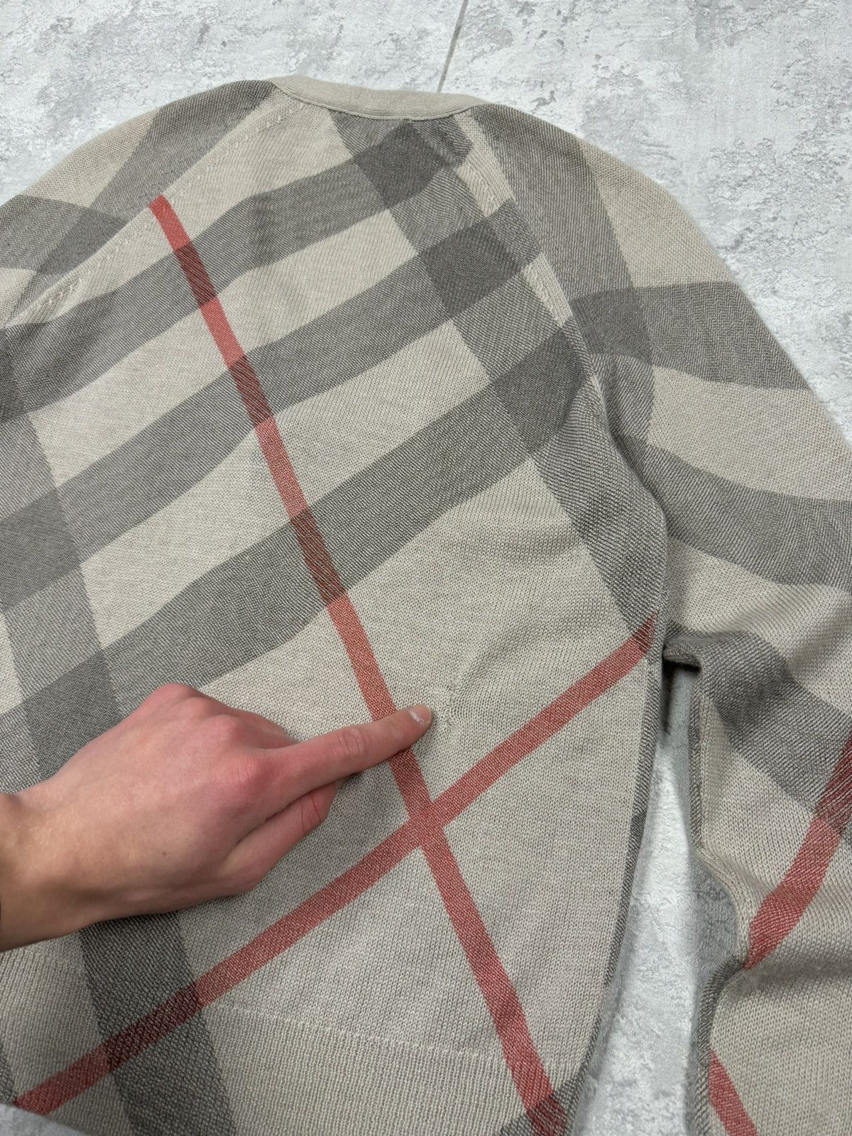 Burberry Women's Burberry Nova Check Wool Zip Cardigan Size L Size L / US 10 / IT 46 - 13 Thumbnail