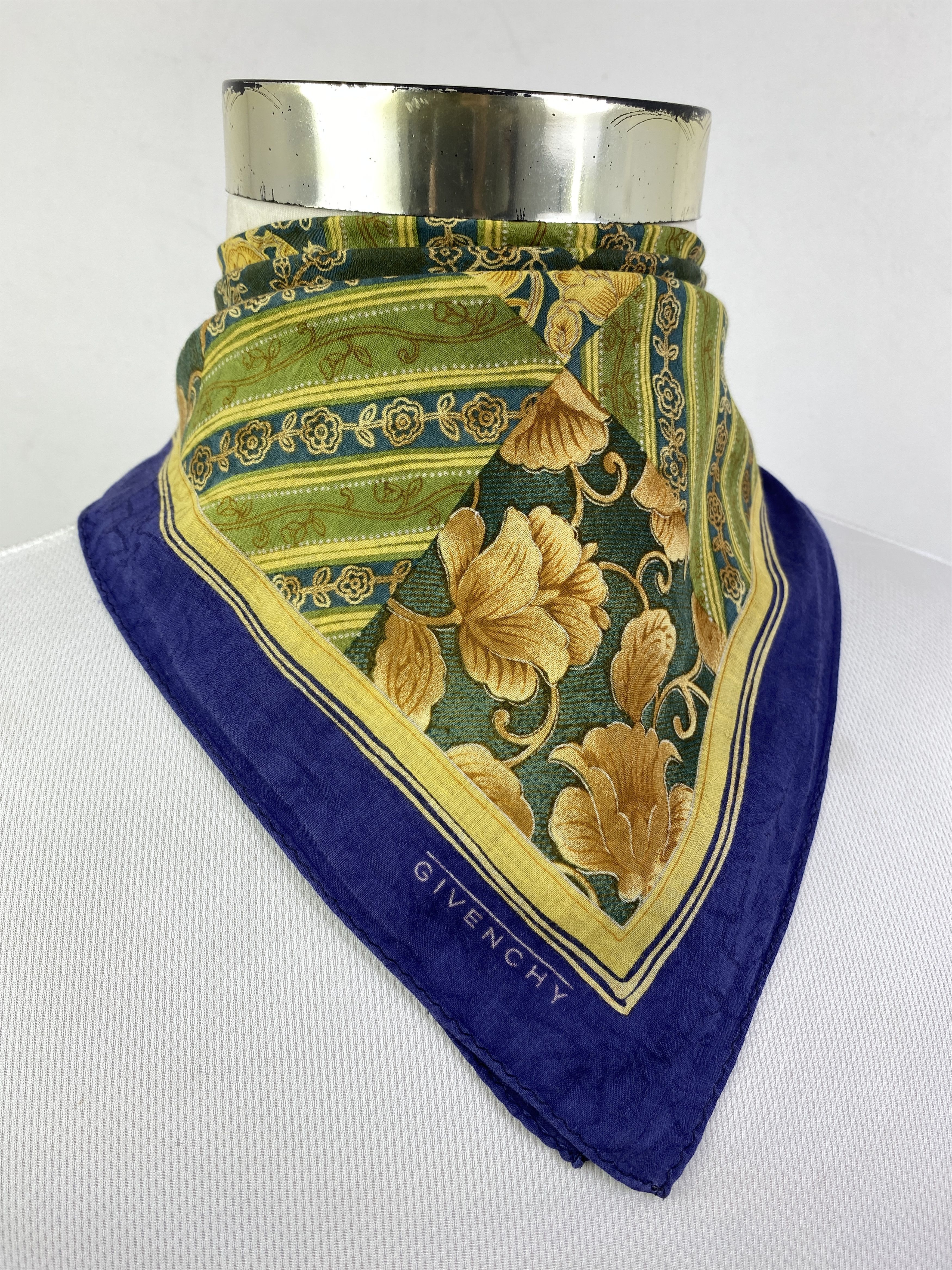 Givenchy Vintage Givenchy Handkerchief / Neckerchief HKC0983 Size ONE SIZE - 2 Thumbnail
