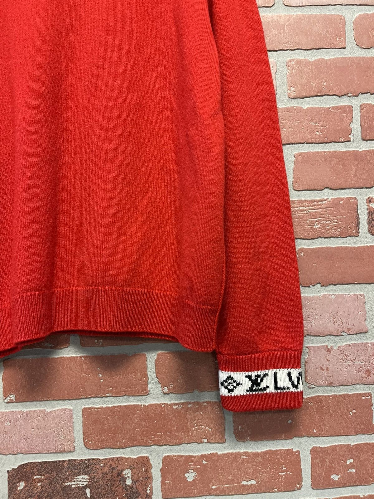 Louis Vuitton Size S - Louis Vuitton Cuffs Cashmere Crewneck Sweater Red Size US S / EU 44-46 / 1 - 6 Thumbnail