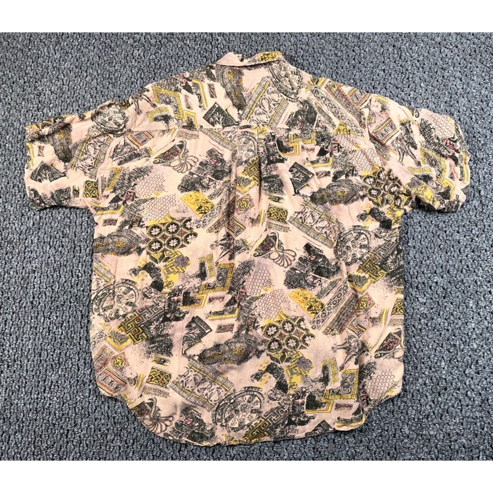 Vintage VINTAGE Men's XL Beige Abstract Pattern Shirt 90s Boho Hippie Retro Rayon Button-Up Casual Size US XL / EU 56 / 4 - 2 Thumbnail