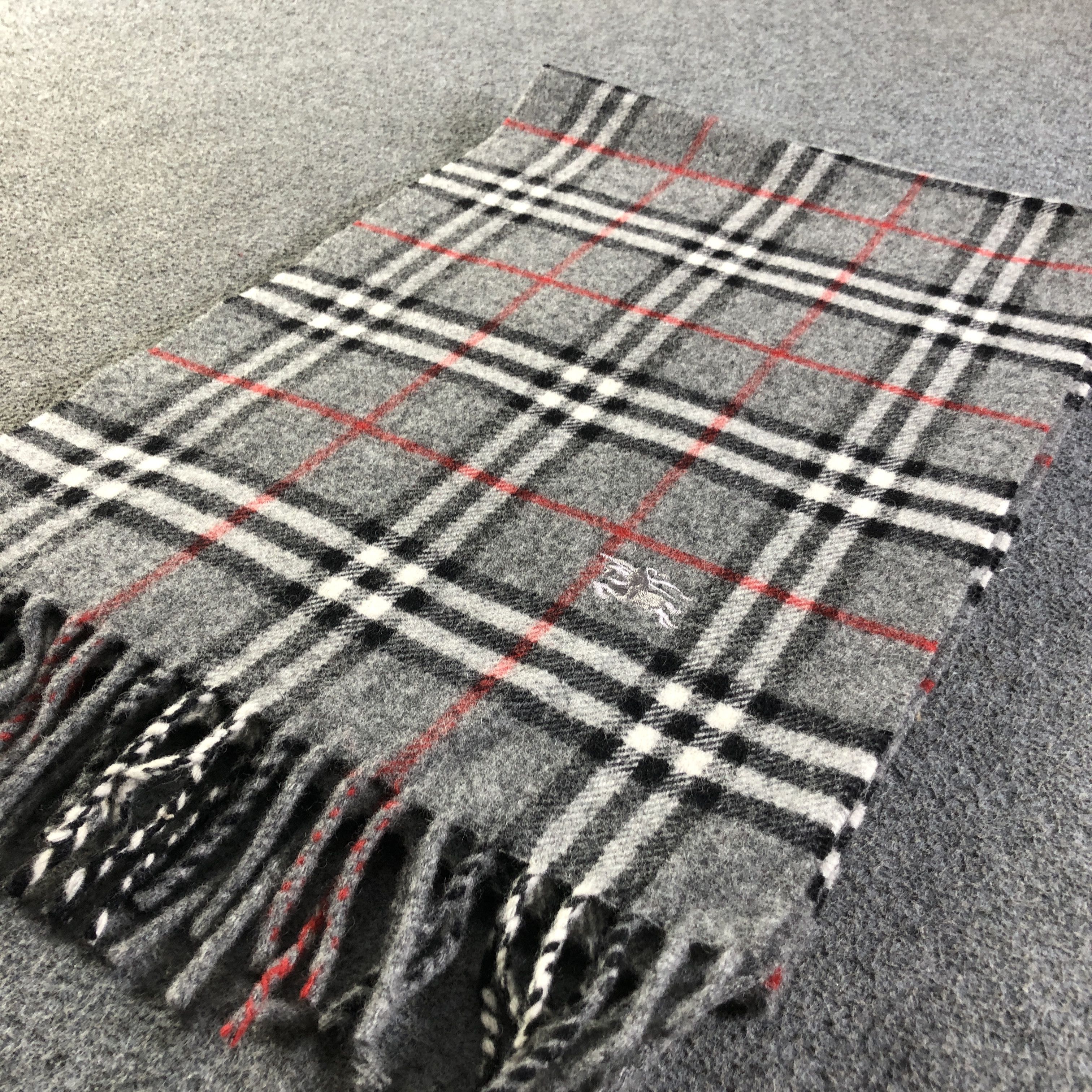Burberry Burberry Nova Check Wool Scarf Muffler V2632 Size ONE SIZE - 3 Thumbnail