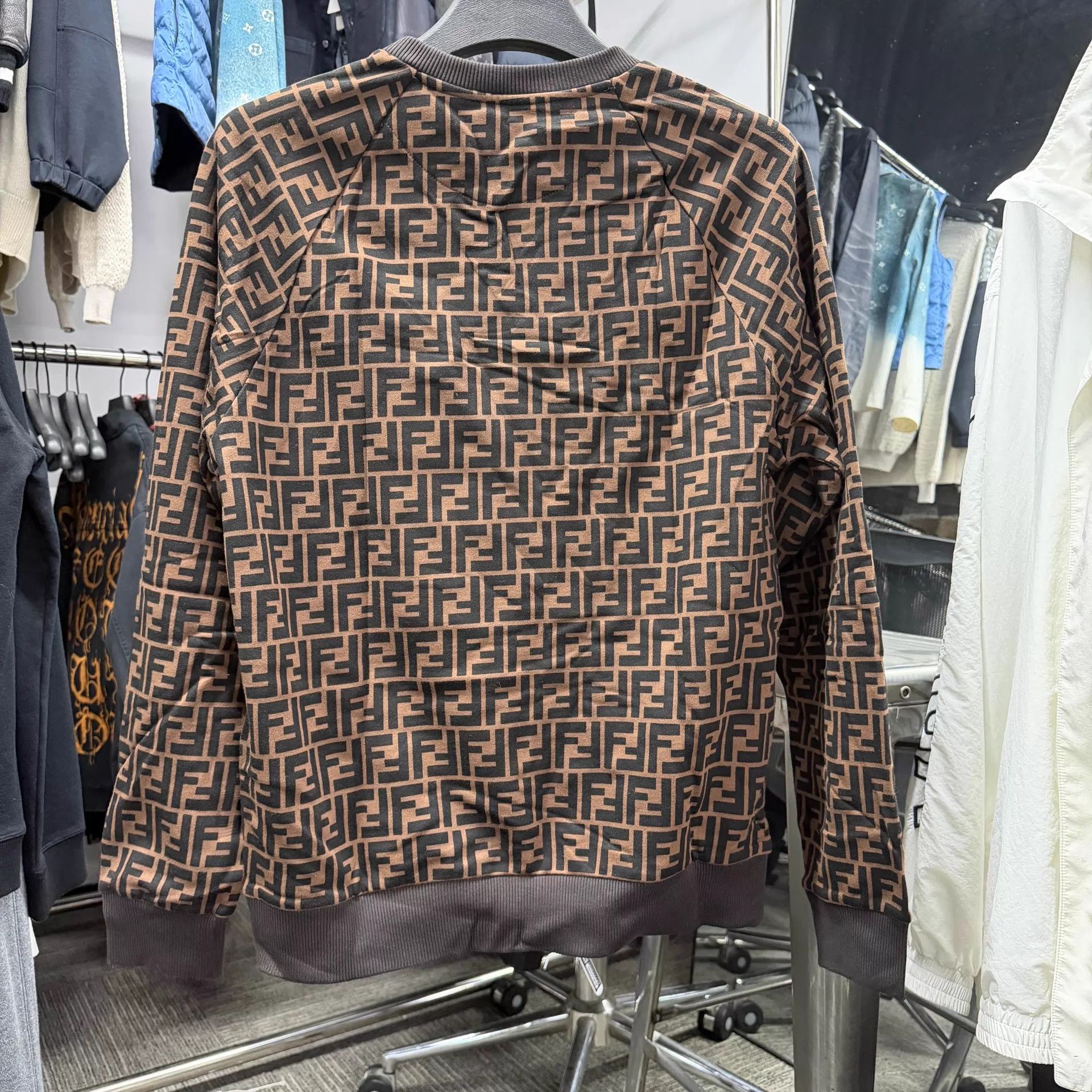 Fendi FENDI Baguette All Over Logo Print Sweatshirt SZ S Size US S / EU 44-46 / 1 - 5 Thumbnail
