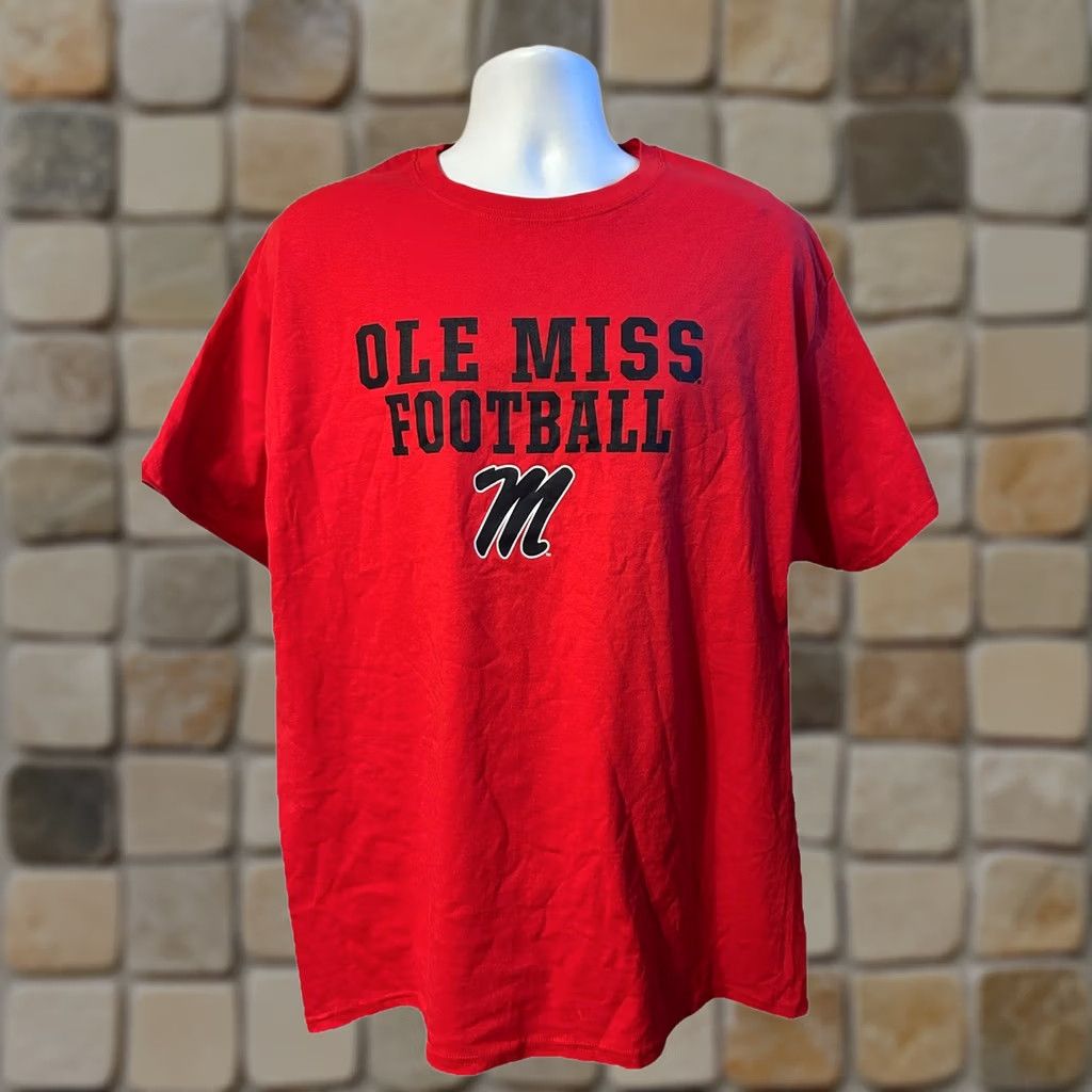 Champion Ole Miss Football Shirt Men XL Red Champion Short Sleeve Style #CT1000529 Size US XL / EU 56 / 4 - 1 Thumbnail