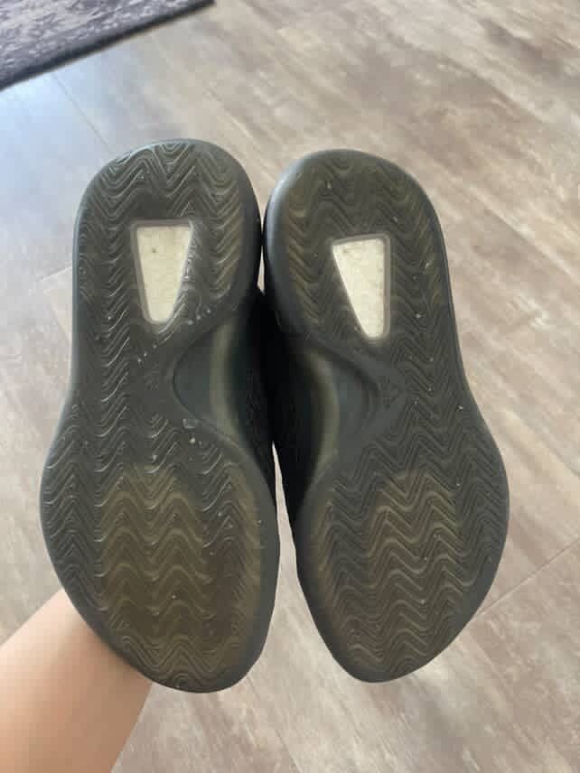 Yeezy Yeezy Qntm Onyx Size US 5.5 / EU 38 - 9 Thumbnail