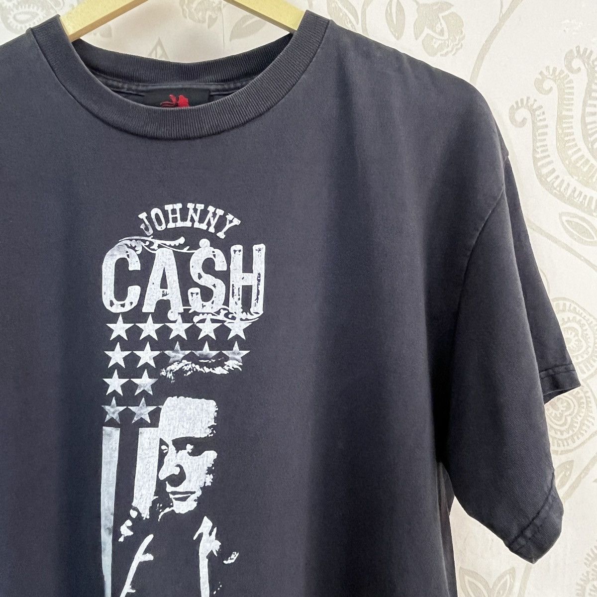 Band Tees VINTAGE JOHNNY CASH FADED TSHIRT ROCK TEES COPYRIGHT 2005 Size US L / EU 52-54 / 3 - 6 Thumbnail