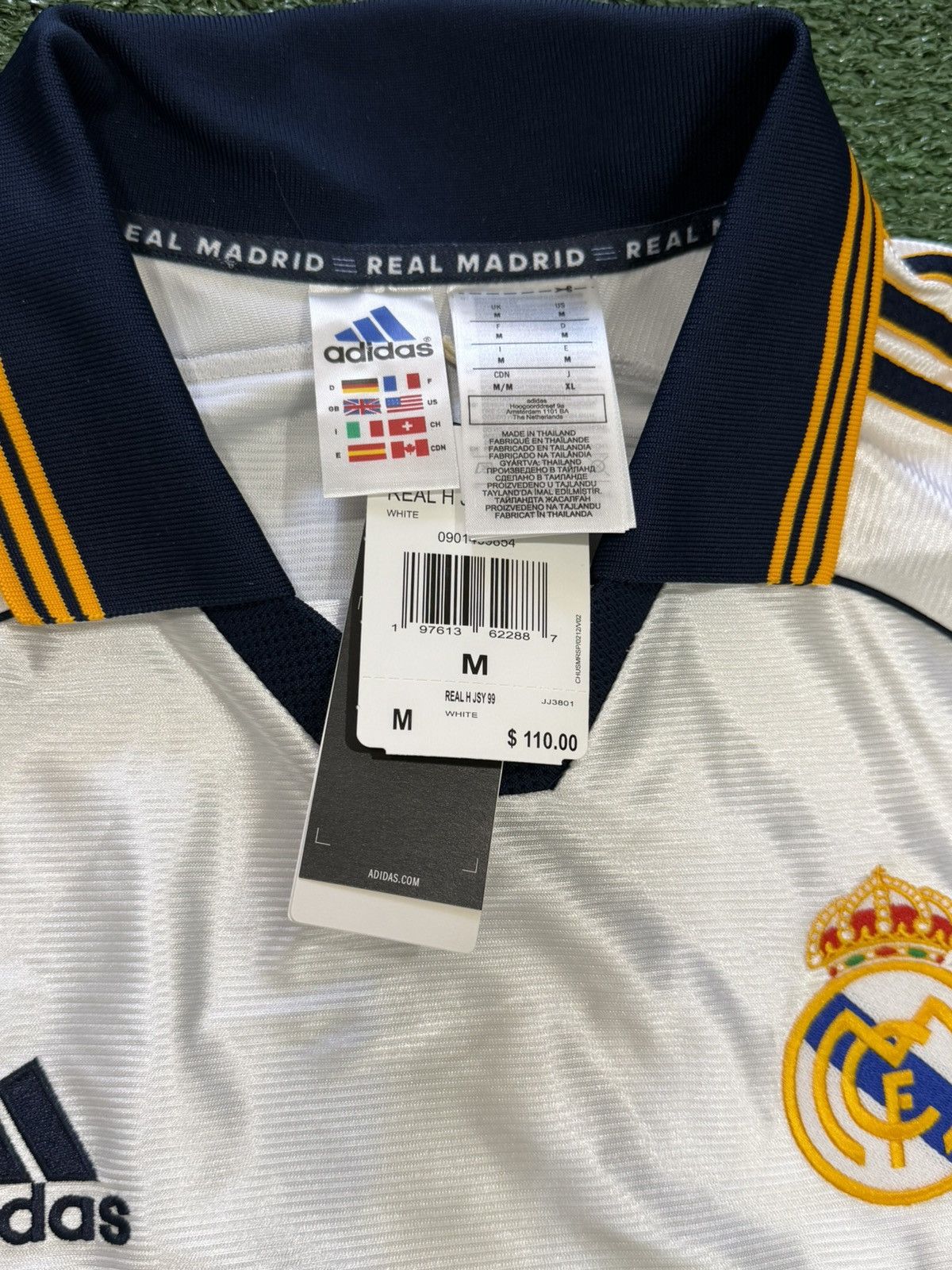 Adidas Authentic Adidas Real Madrid 1999/00 Home Soccer Jersey Size US M / EU 48-50 / 2 - 2 Thumbnail