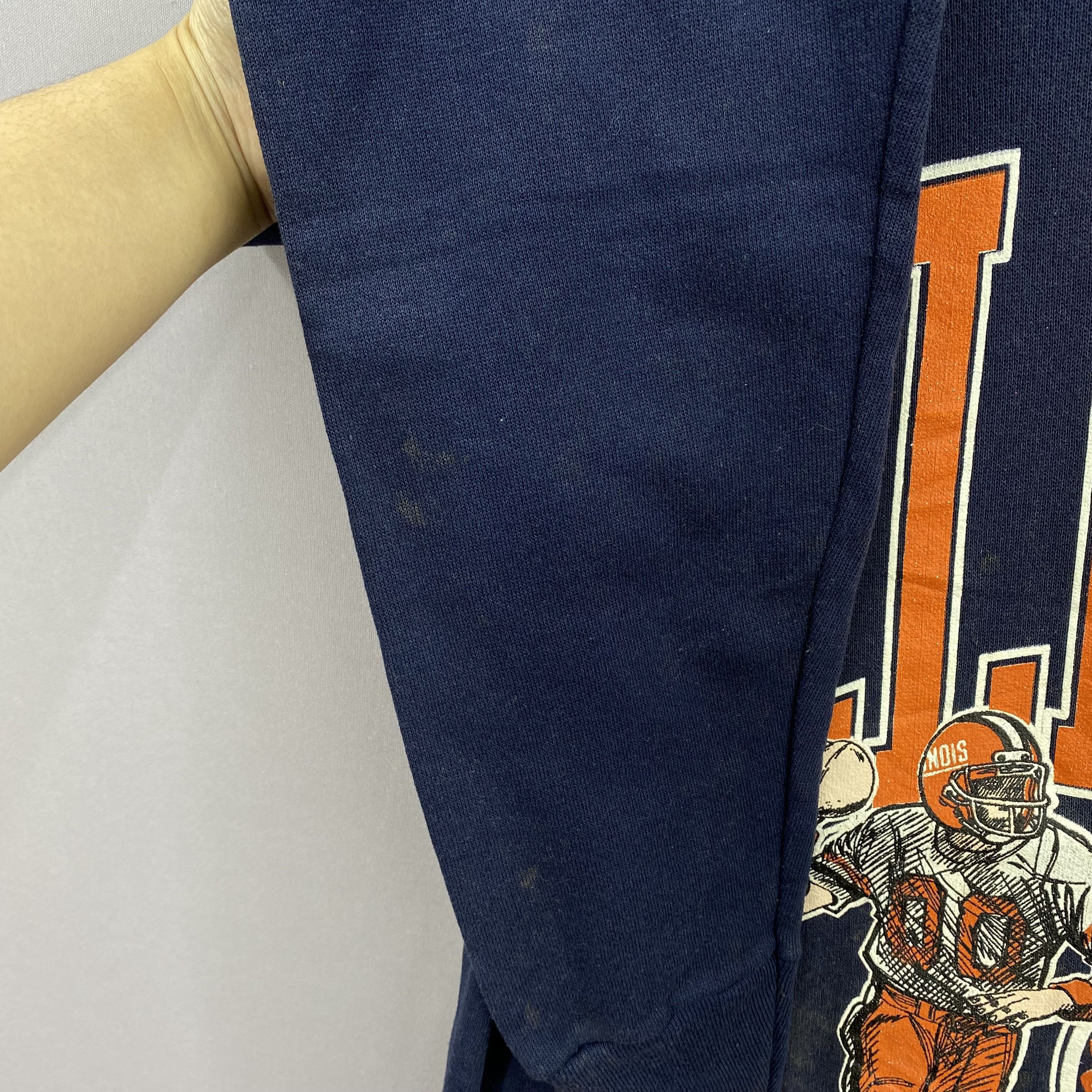 Vintage Vintage 90s NCAA Fighting Illini Sweatshirt Illinois USA Size US L / EU 52-54 / 3 - 11 Thumbnail
