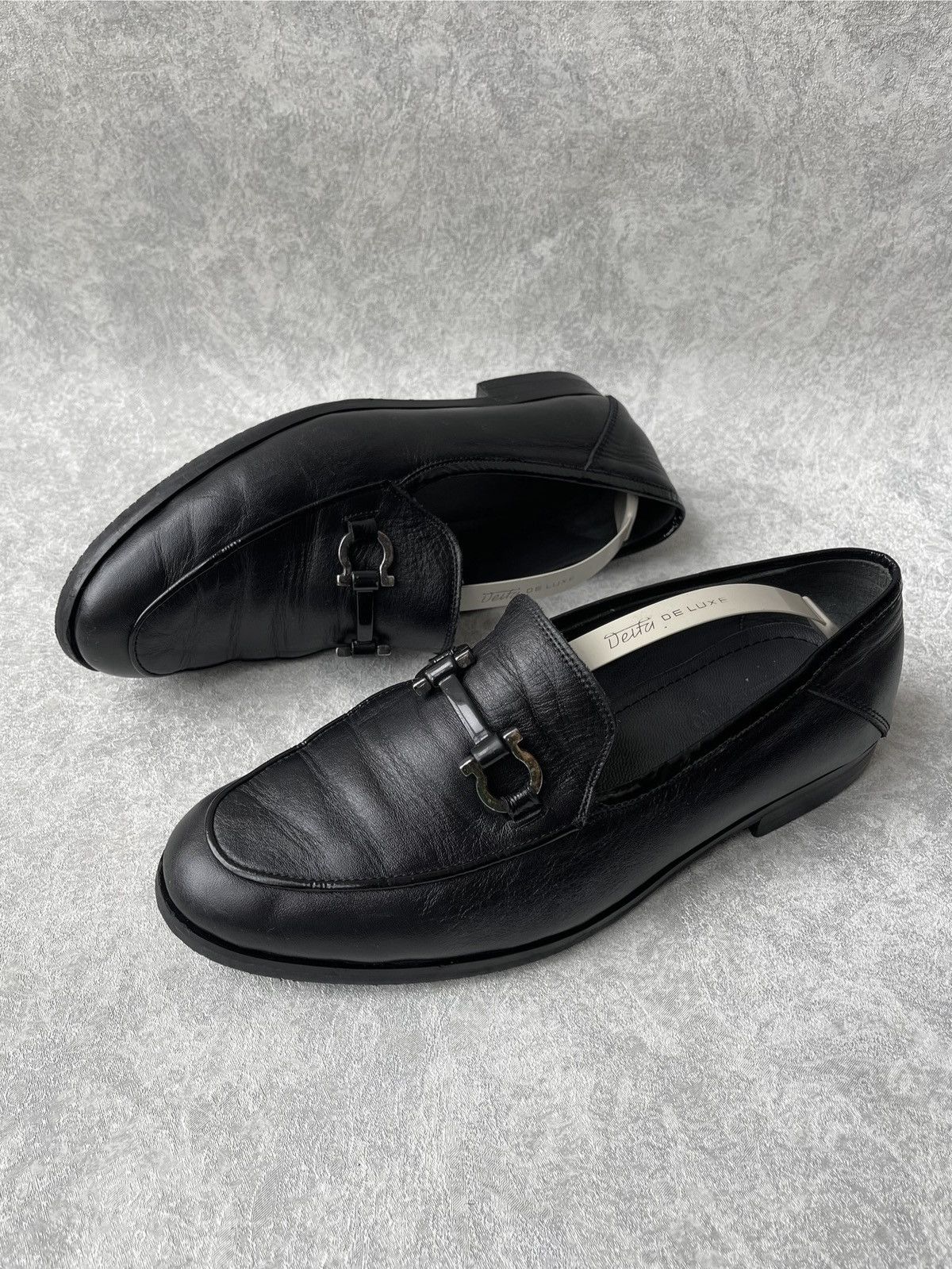 Salvatore Ferragamo Salvatore Ferragamo Gancini Leather Loafers Unisex Size US 9 / IT 39 - 1 Thumbnail