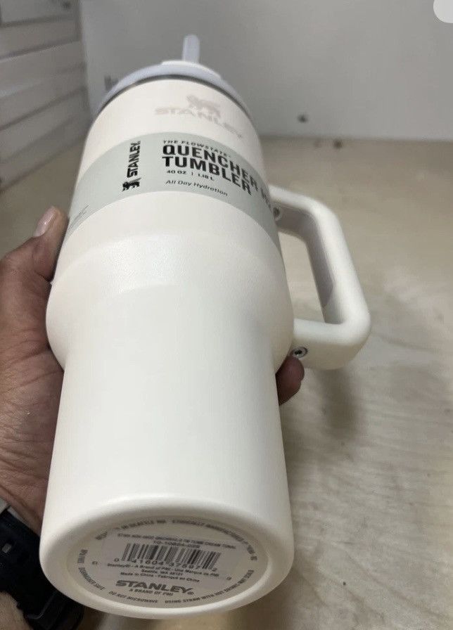 Other 40z cream plastic Stanley cup with straw Size ONE SIZE - 3 Thumbnail