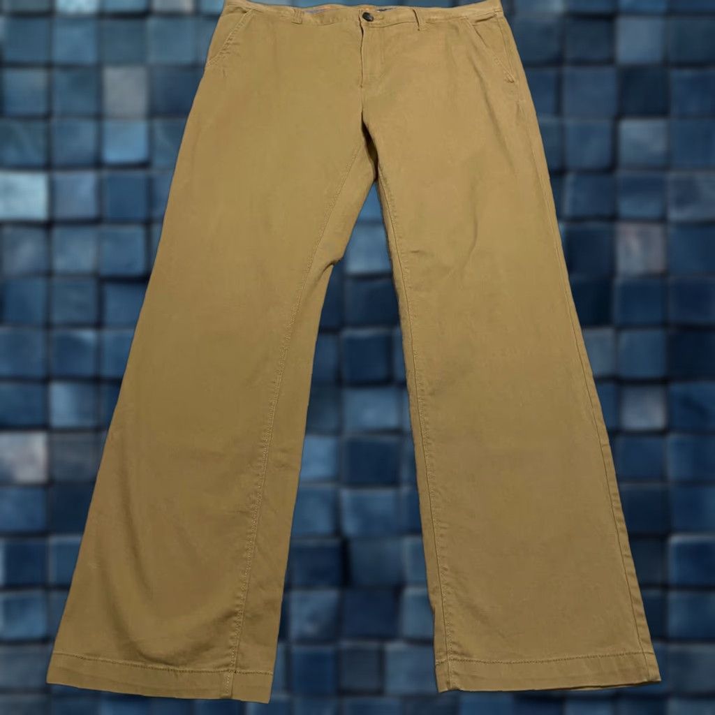 Vintage Columbia Slim Chino Pants Beige Mid Rise 36x32 Mens Regular Straight Flat Front Pocket Pockets Casual Workwear 90s/Preppy Size US 36 / EU 52 - 1 Thumbnail