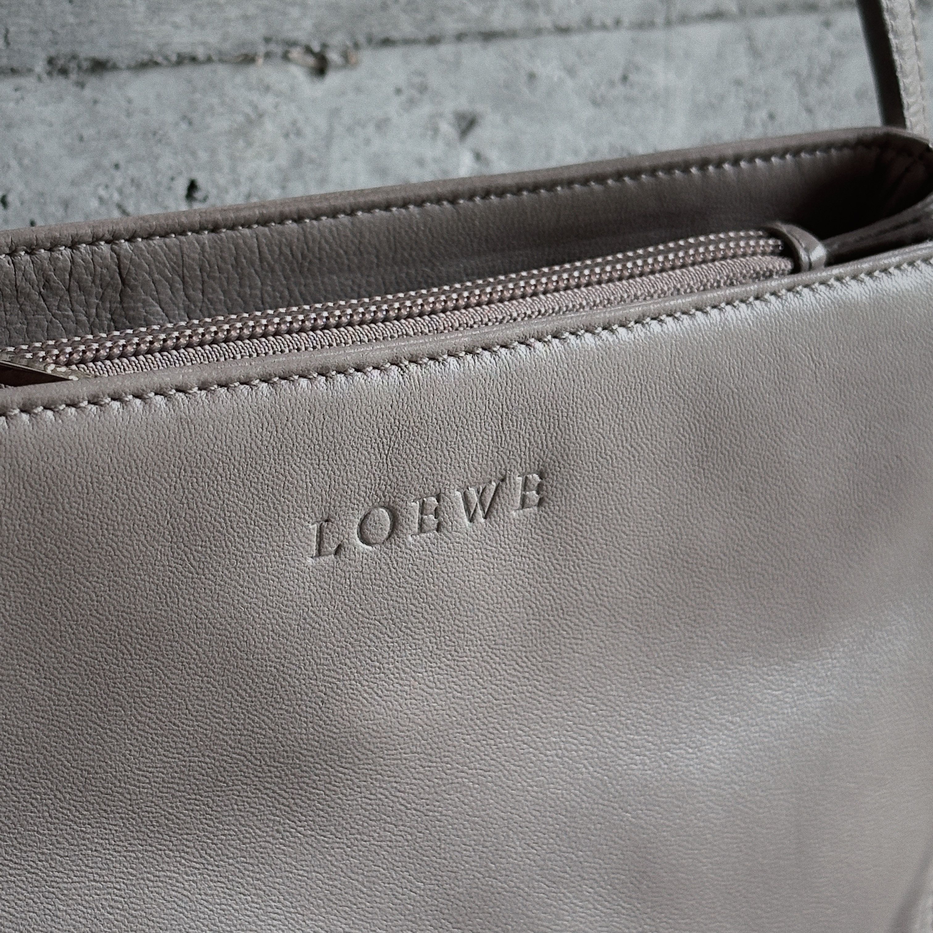 Loewe Loewe Vintage Shoulder Bag – Soft Leather, Made in Spain Size ONE SIZE - 4 Thumbnail