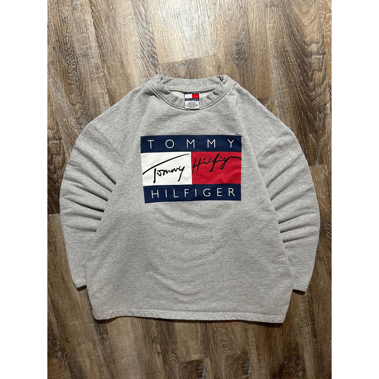 Tommy Hilfiger × Vintage Vintage Tommy Hilfiger Flag Logo Sweatshirt XL Heather Gray Size US XL / EU 56 / 4 - 1 Thumbnail