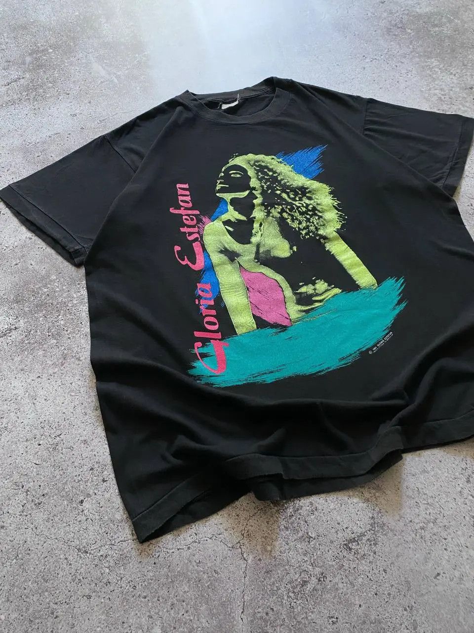 Vintage VINTAGE 1991 GLORIA ESTEFAN INTO LIGHT TOUR BROCKUM T SHIRT Size US L / EU 52-54 / 3 - 3 Thumbnail