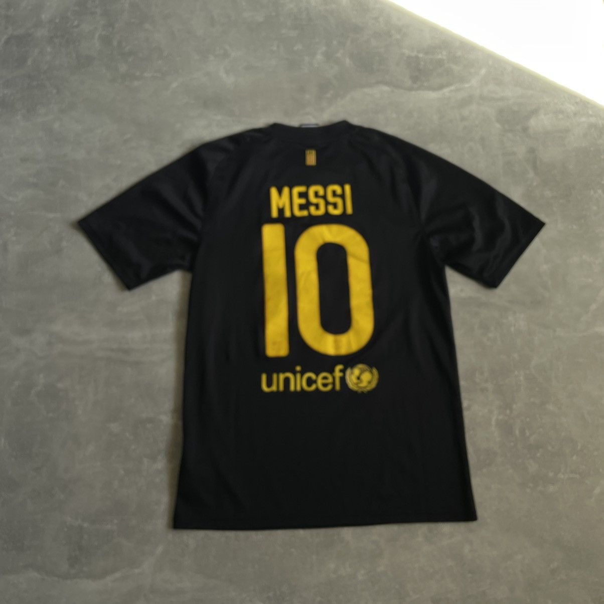 Nike Barcelona shirt 2013 Soccer #10 Messi Nike Jersey Mens GOAT Size US S / EU 44-46 / 1 - 1 Thumbnail