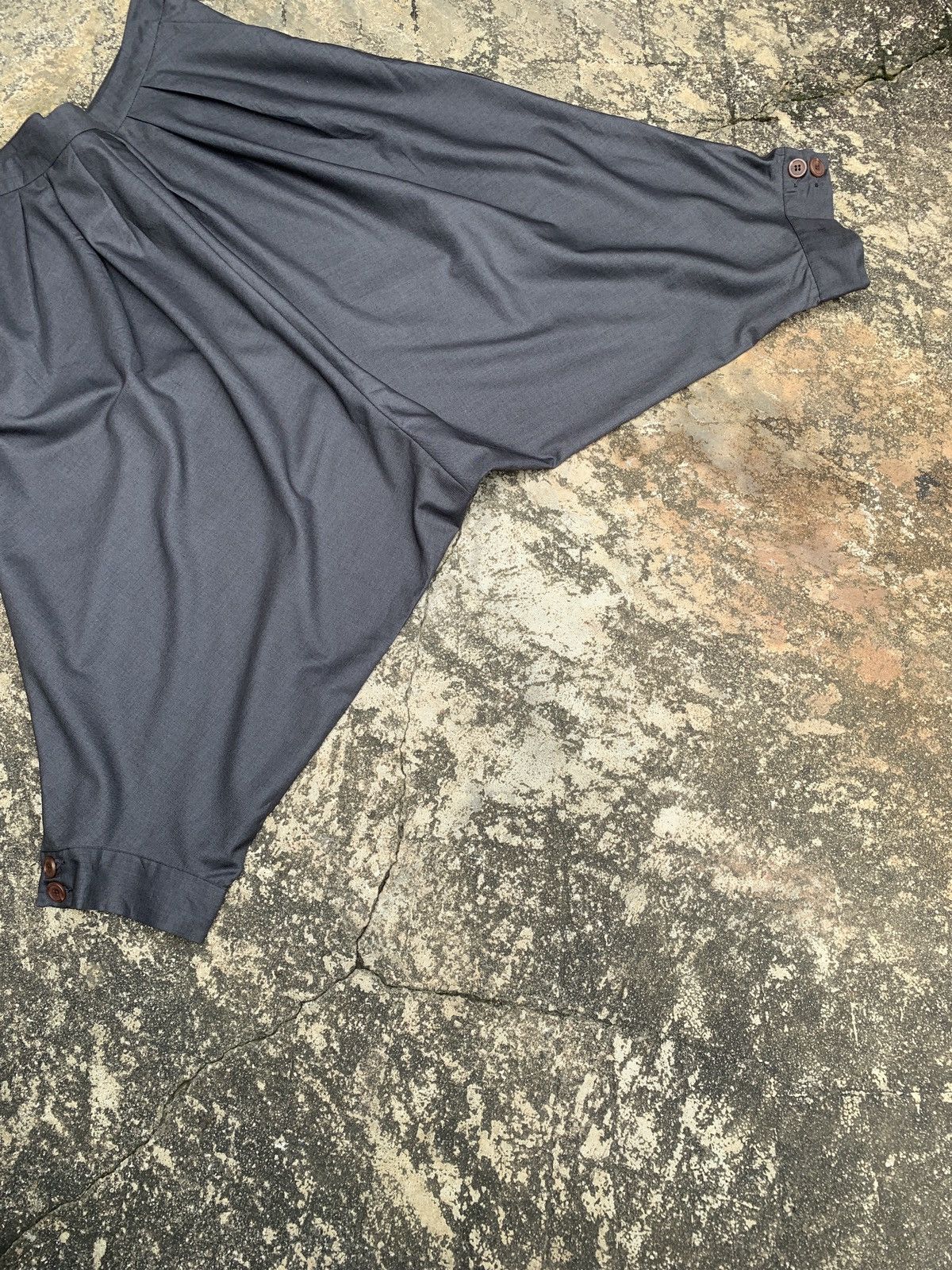 If Six Was Nine × Japanese Brand × Le Grande Bleu (L.G.B.) Unplugged Museum Japan Chalcoal Loose Size Capri Pants Size US 34 / EU 50 - 6 Thumbnail