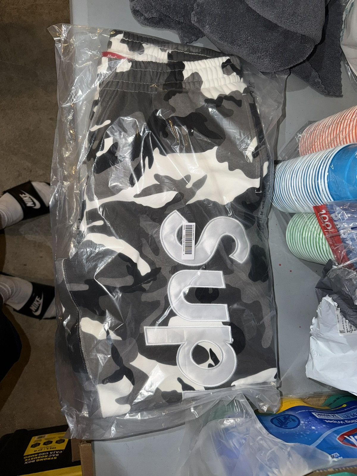 Supreme Supreme Satin Appliqué Sweatpant Snow Camo Size US 33 - 6 Thumbnail