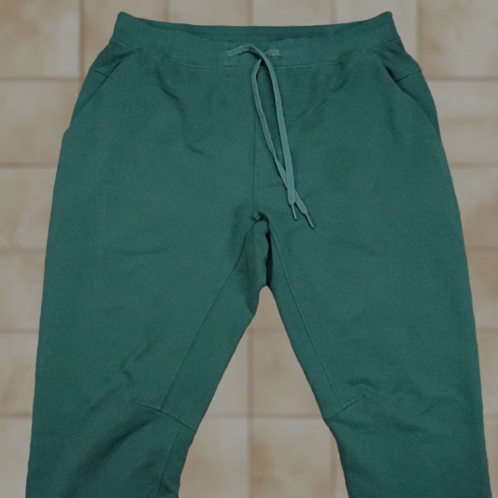 Lululemon Lululemon Pants Mens XL Green Jogger Zip Pocket Athletic Tapered Inseam 30" Regular Size Type Size US 36 / EU 52 - 1 Thumbnail
