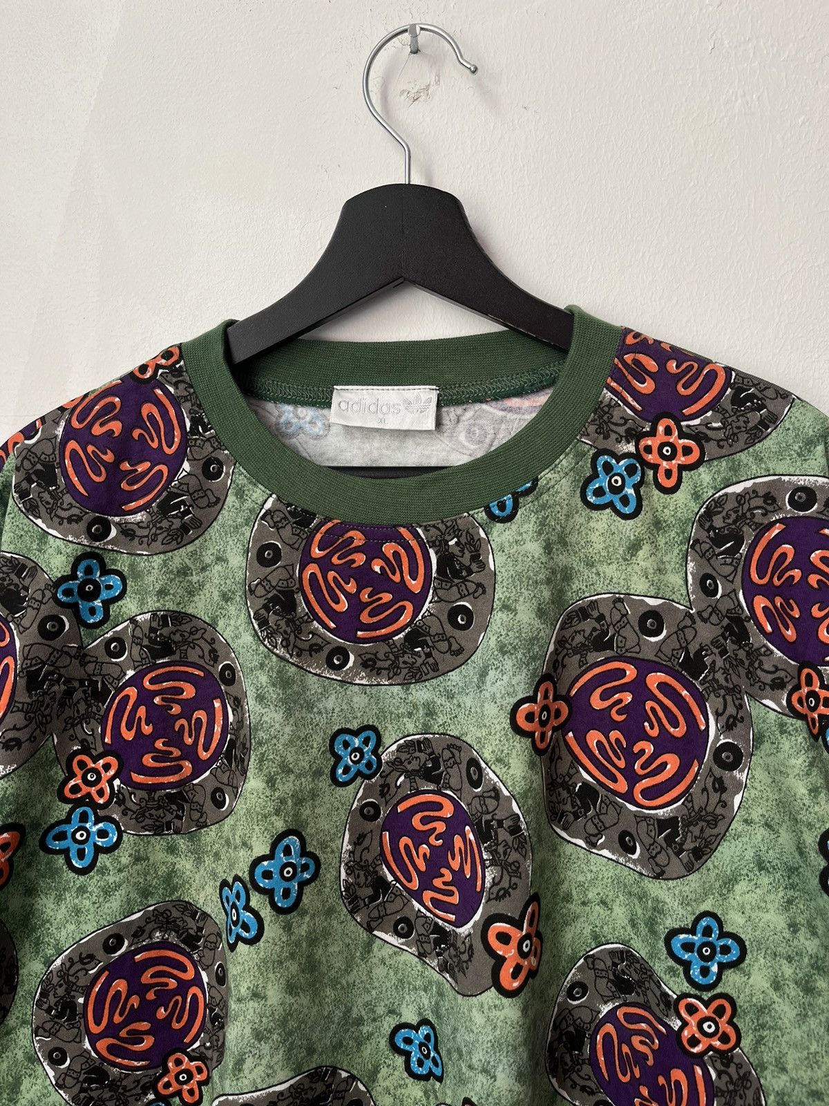 Vintage Vintage 90s Adidas Avant Garde Mayans T-shirt Size US XL / EU 56 / 4 - 2 Thumbnail
