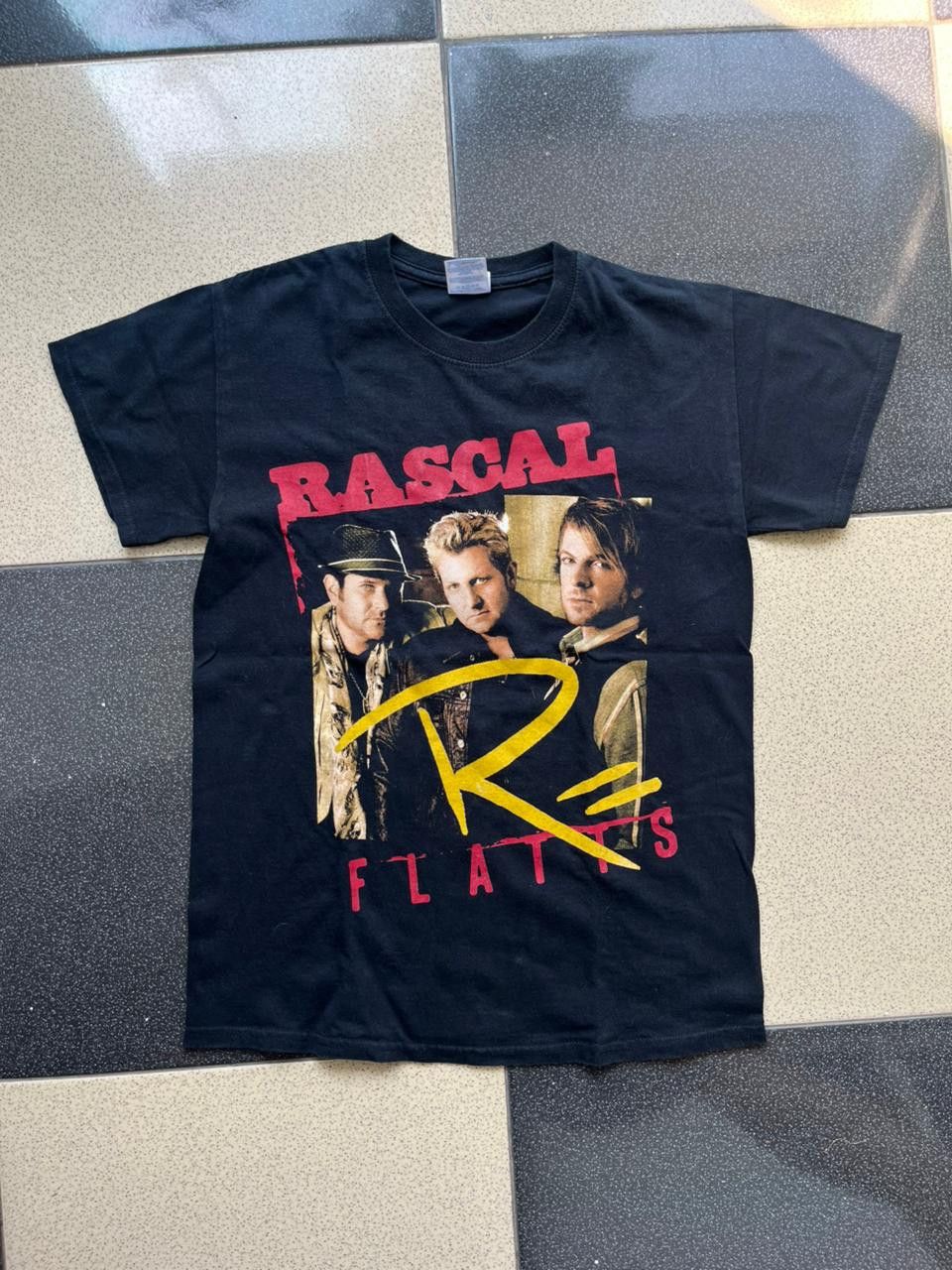Gildan Rascal Band Tour 2012 tee Size US S / EU 44-46 / 1 - 1 Thumbnail
