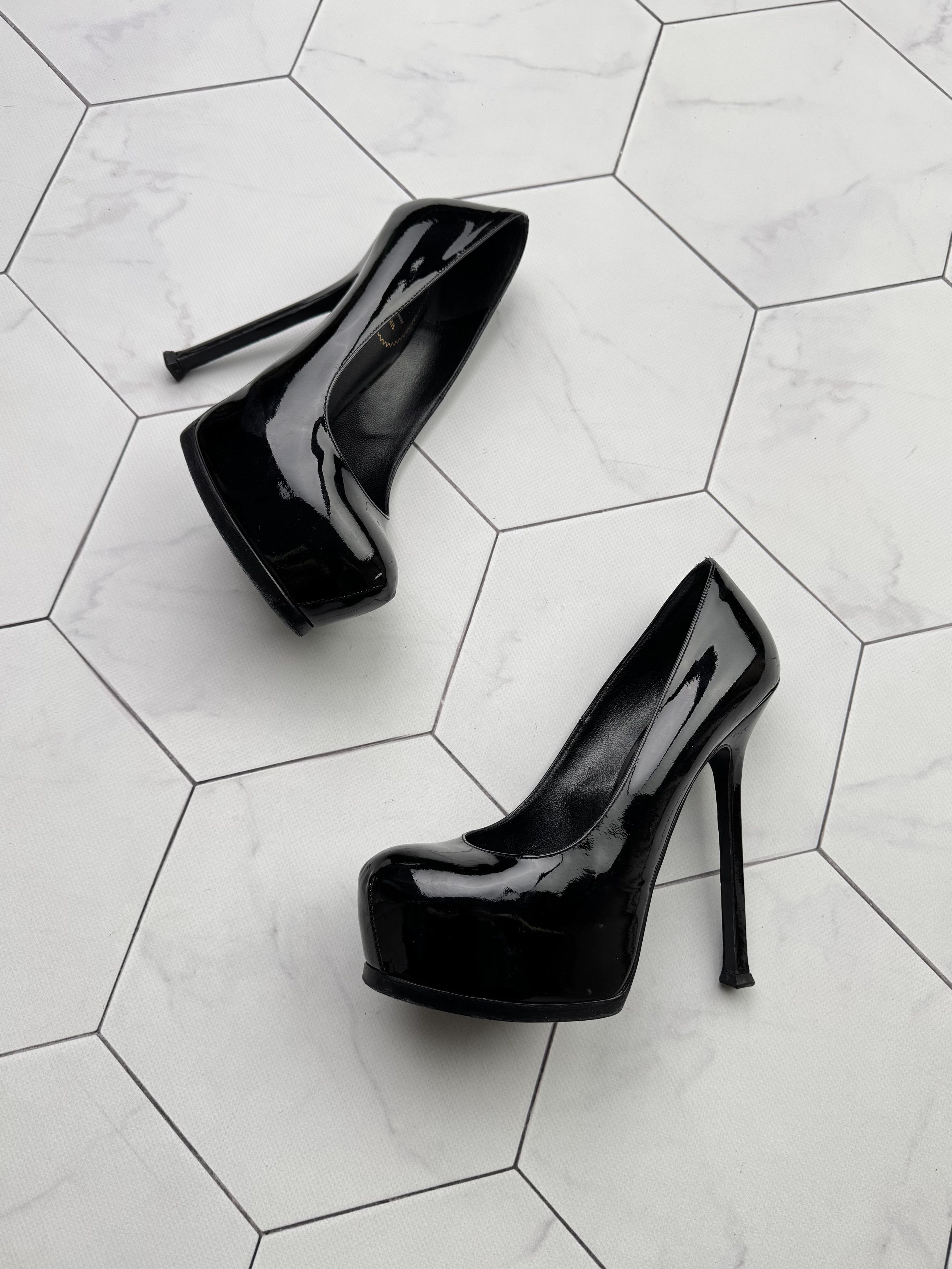 Avant Garde x YVES Saint Laurent Rive Gauche Vintage Patent Leather Heel Shoes in Black, Women's (Size 7.5)