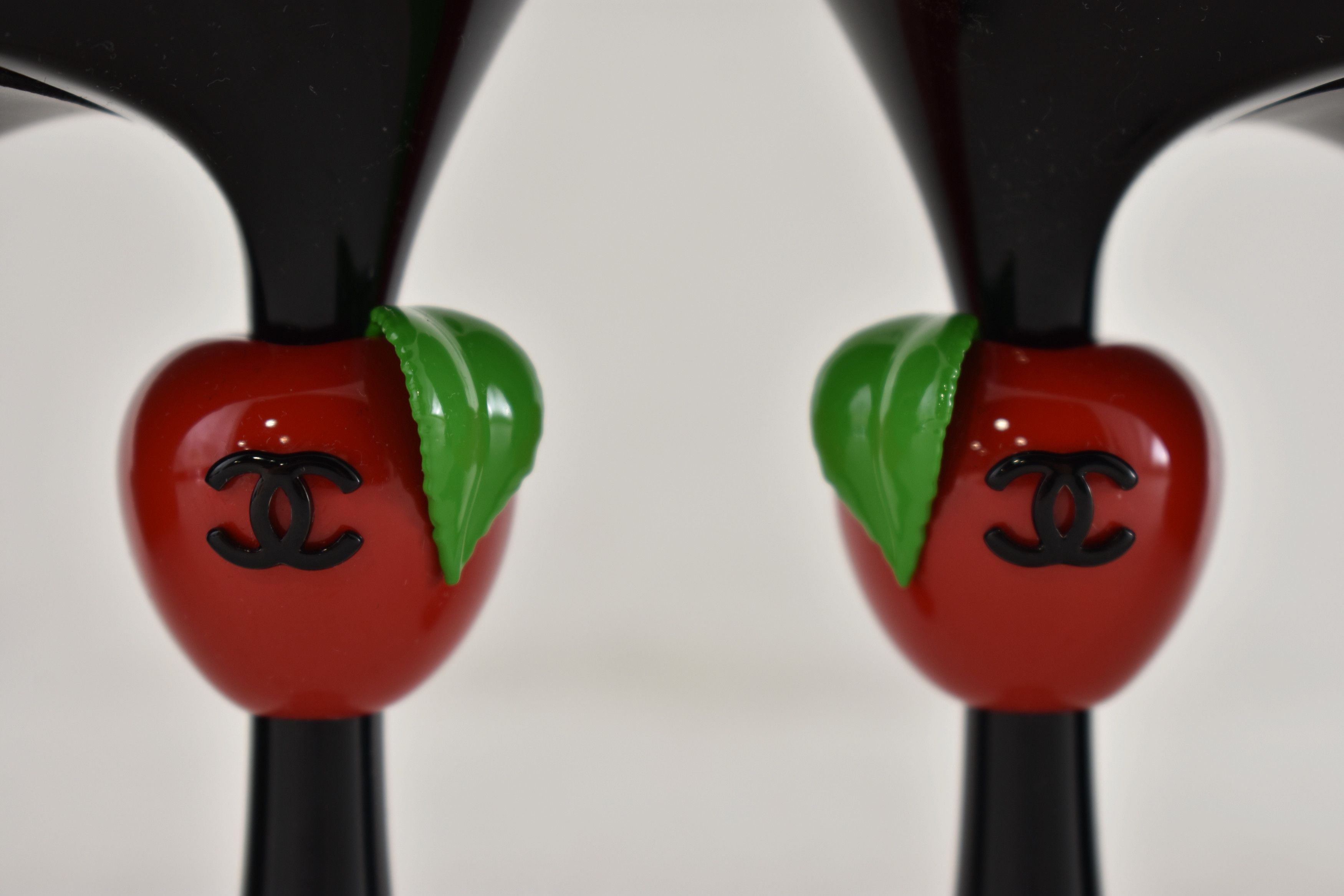Chanel 26A Blazy Red Apple Sling CC Logo Slingback Heel Pump 39 Size US 9 / IT 39 - 19 Thumbnail