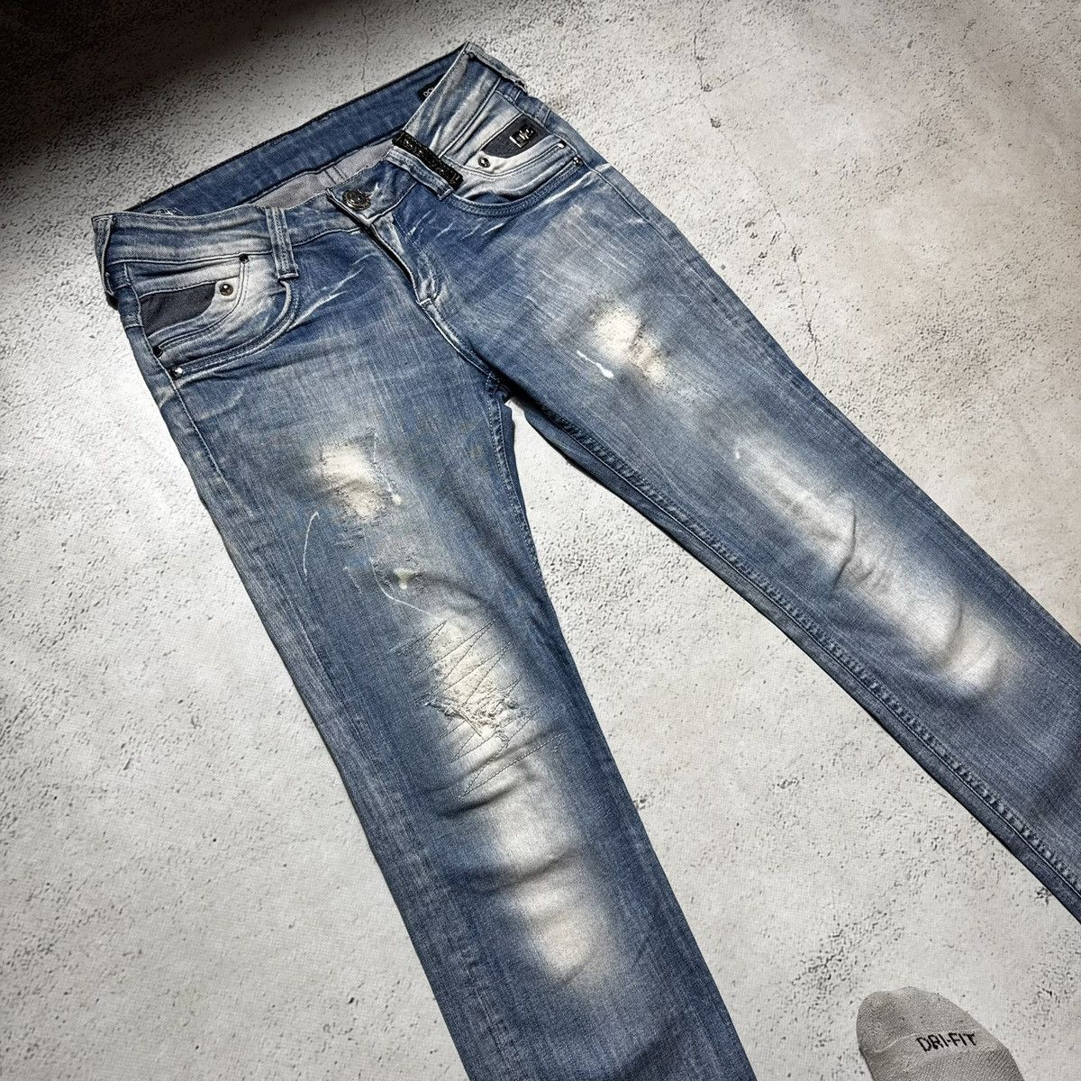 Dolce & Gabbana drip dolce gabbana distressed jeans y2k women with big logo Size 27" / US 4 / IT 40 - 2 Thumbnail