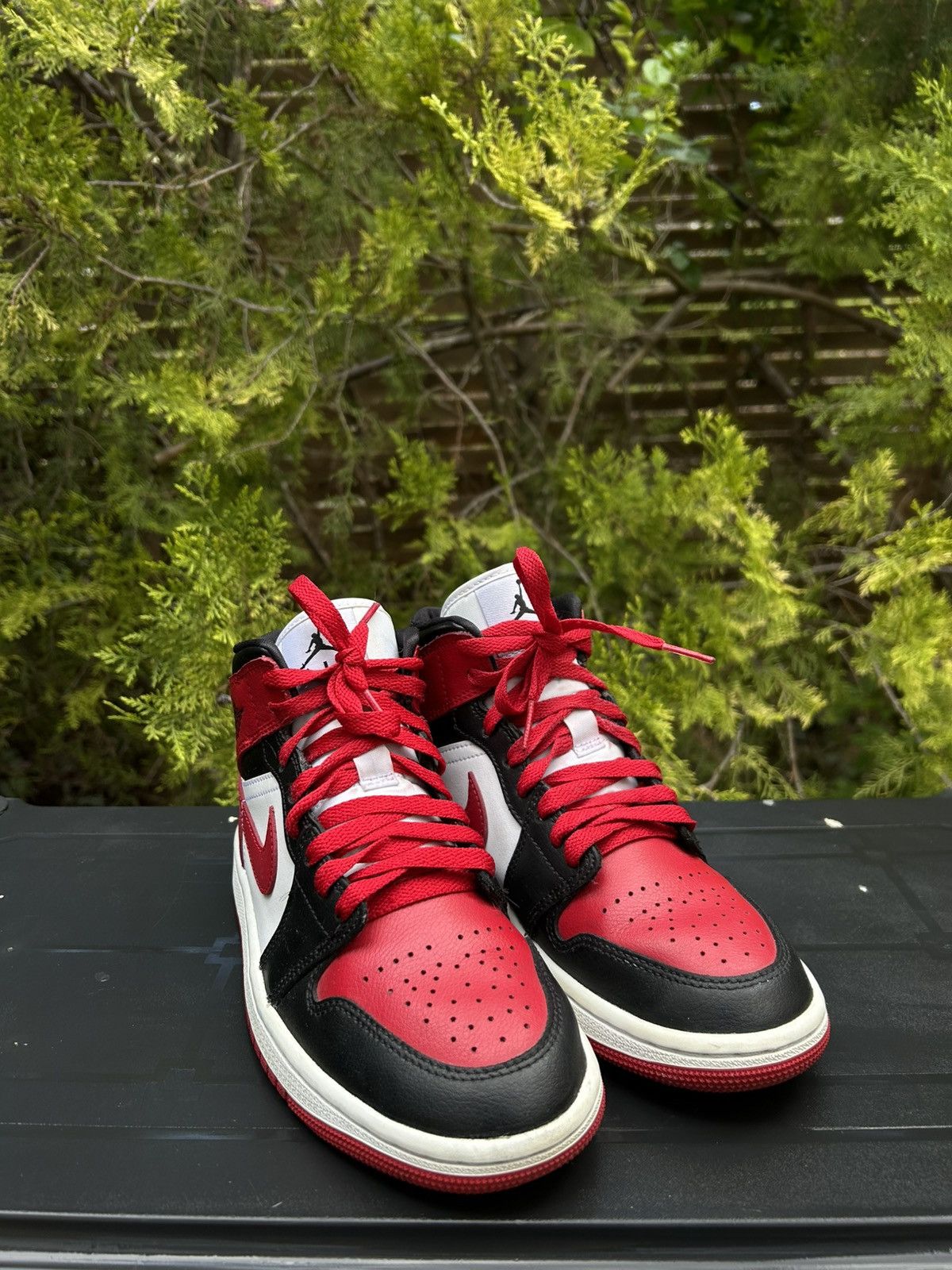 Jordan Brand Jordan 1 Mid "White Red Black" Women Size Us 5 Uk 4 Size US 6.5 / IT 36.5 - 2 Thumbnail