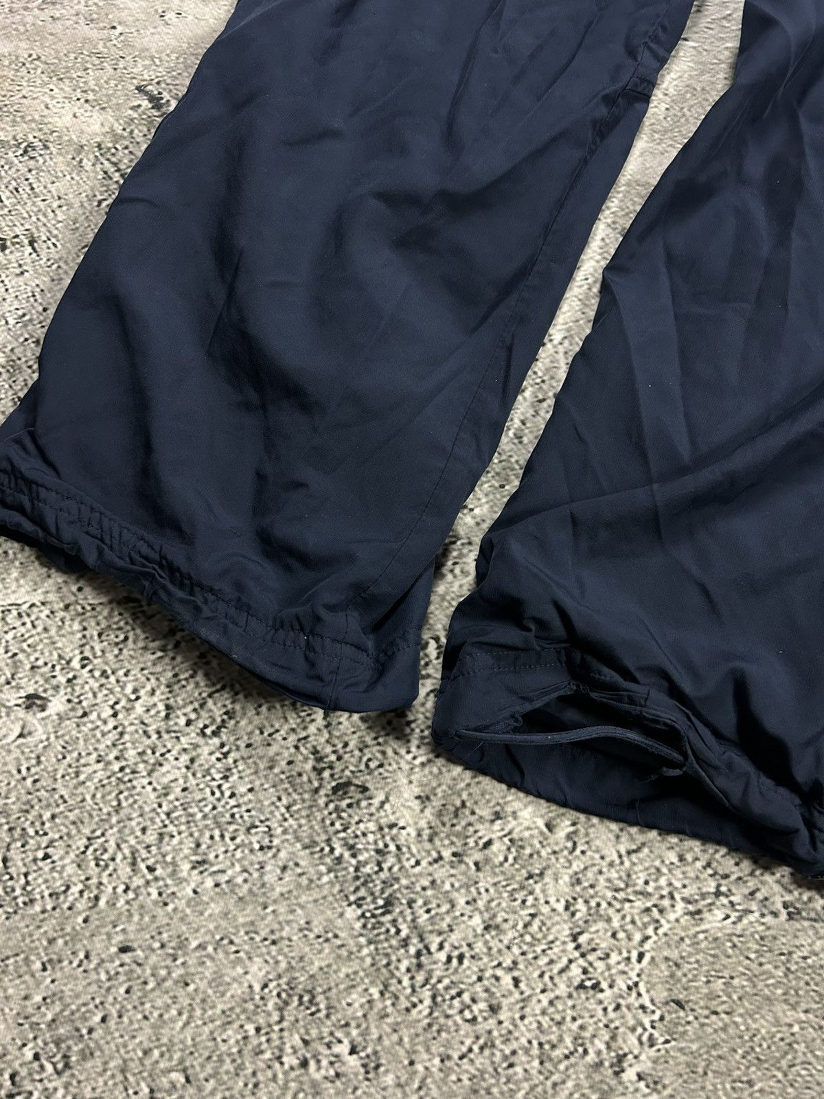 Nike × Vintage Nike vintage navy track pants small swoosh nylon parachute Size US 30 / EU 46 - 8 Thumbnail