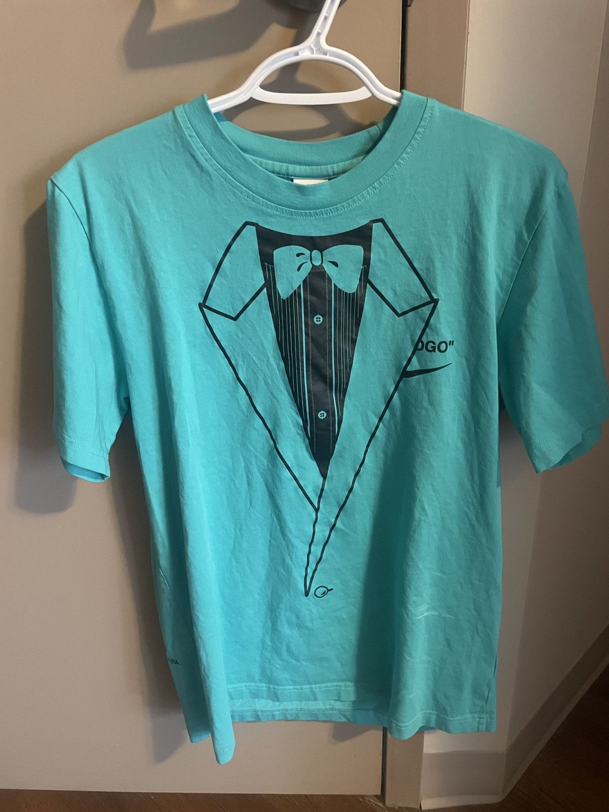 nike off white eagle tee