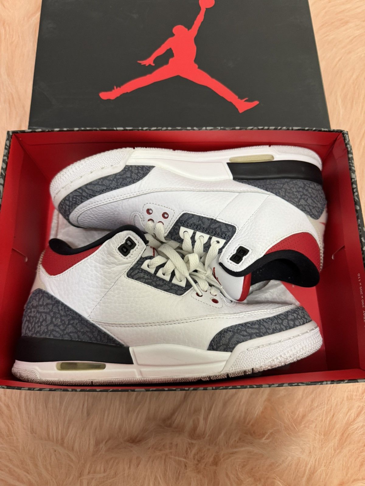 Jordan Brand Air Jordan 3 Retro GS Fire Red Size US 6.5 / EU 39-40 - 1 Thumbnail
