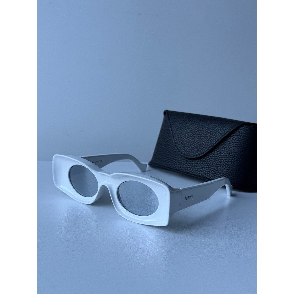 Loewe NEW Loewe LW40033I Paula's Ibiza Sunglasses in Iridescent Size ONE SIZE - 2 Thumbnail