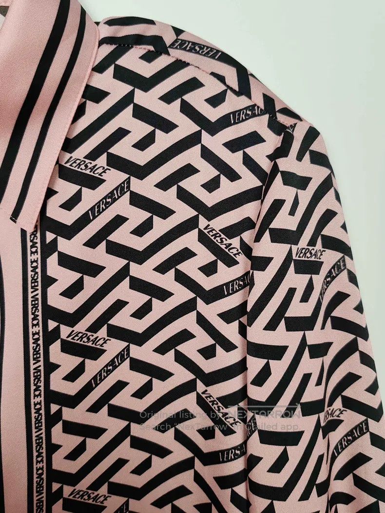 Versace Versace A silk shirt full of prints Size XS / US 0-2 / IT 36-38 - 4 Thumbnail