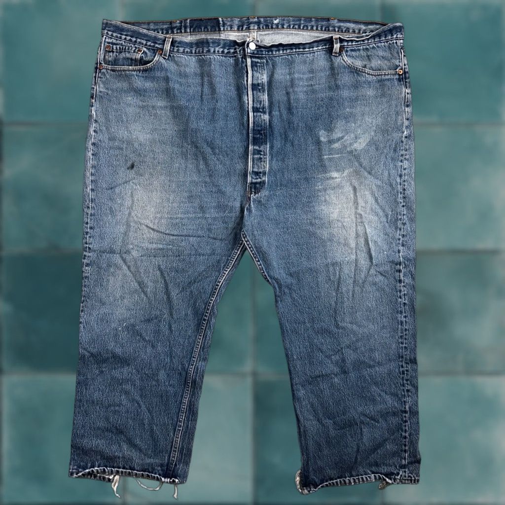 Levi's VINTAGE Levi's 501 Jeans Straight Fit Men's 60 Blue Light Wash 90s USA Denim 30in Size US 44 / EU 60 - 1 Thumbnail