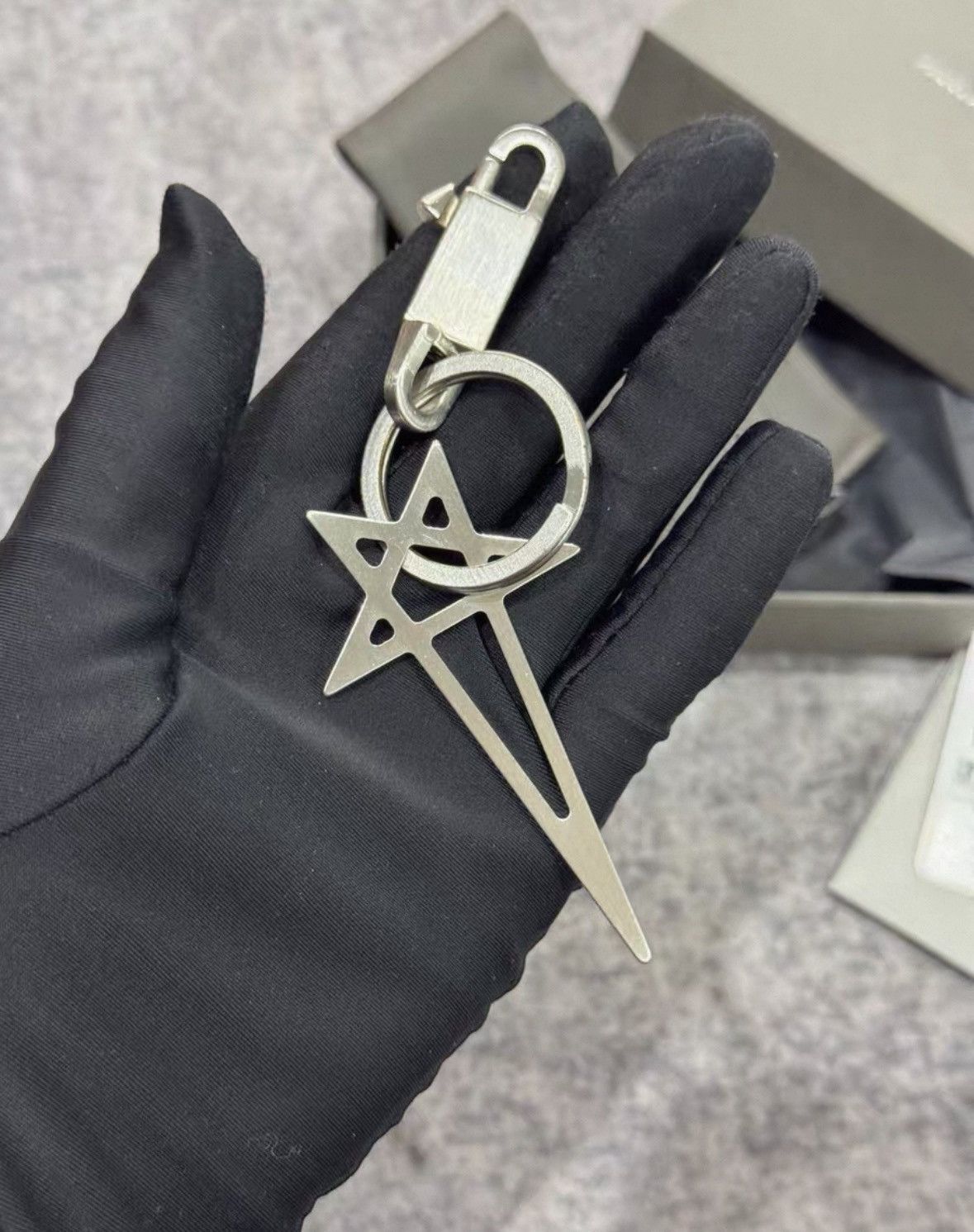 Rick Owens Rick Owens Pentagram Earrings 2409-Nextarrow Size ONE SIZE - 2 Thumbnail