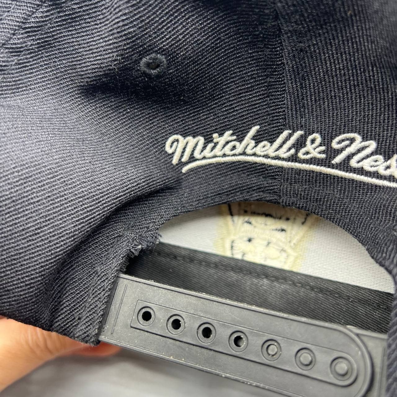 Mitchell & Ness Chicago Bulls Hat Men Mitchell & Ness NBA Snap Back Cap Size ONE SIZE - 2 Thumbnail