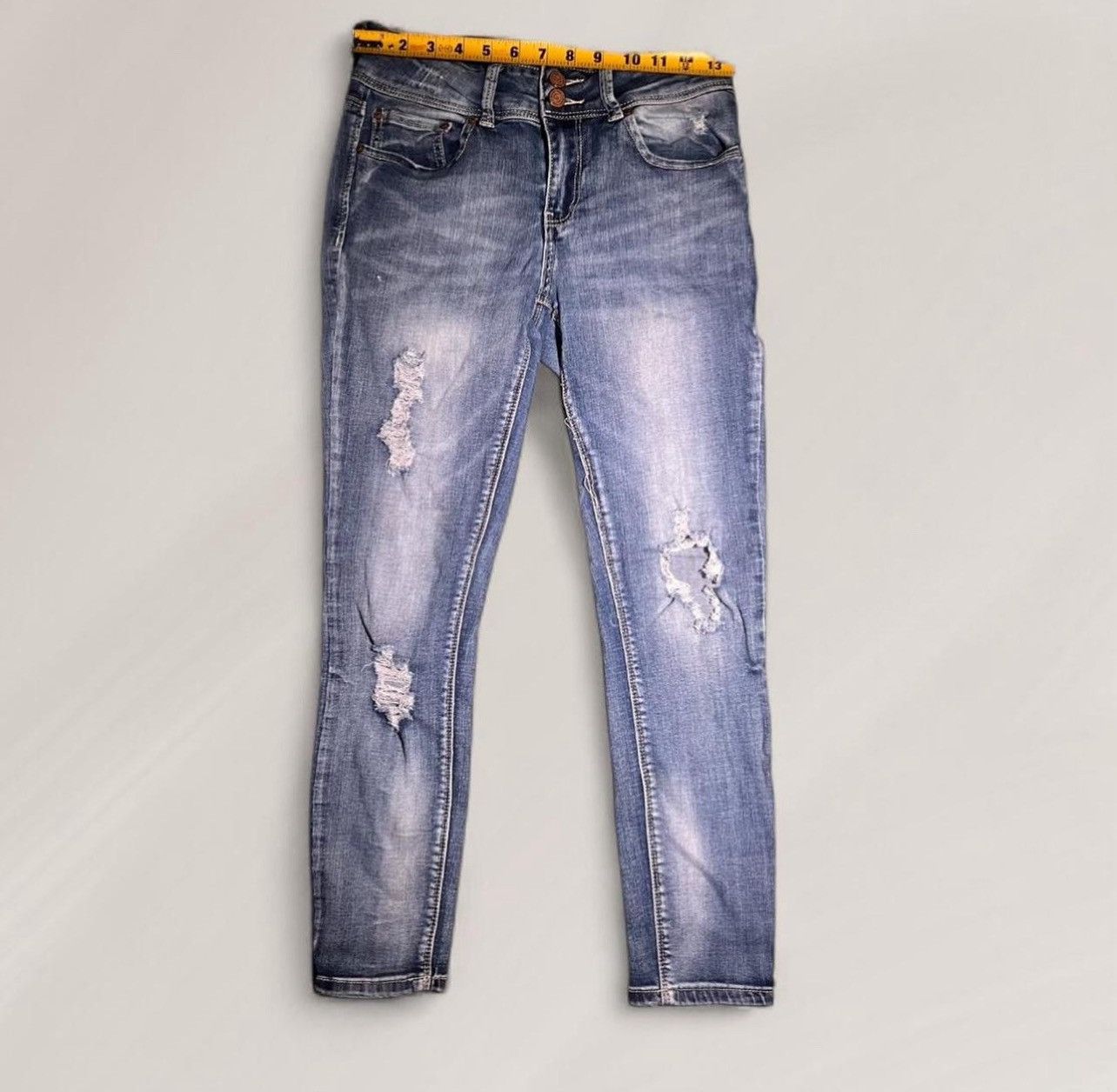 Other Blue distressed skinny jeans. stretches some Size 28" / US 6 / IT 42 - 3 Thumbnail