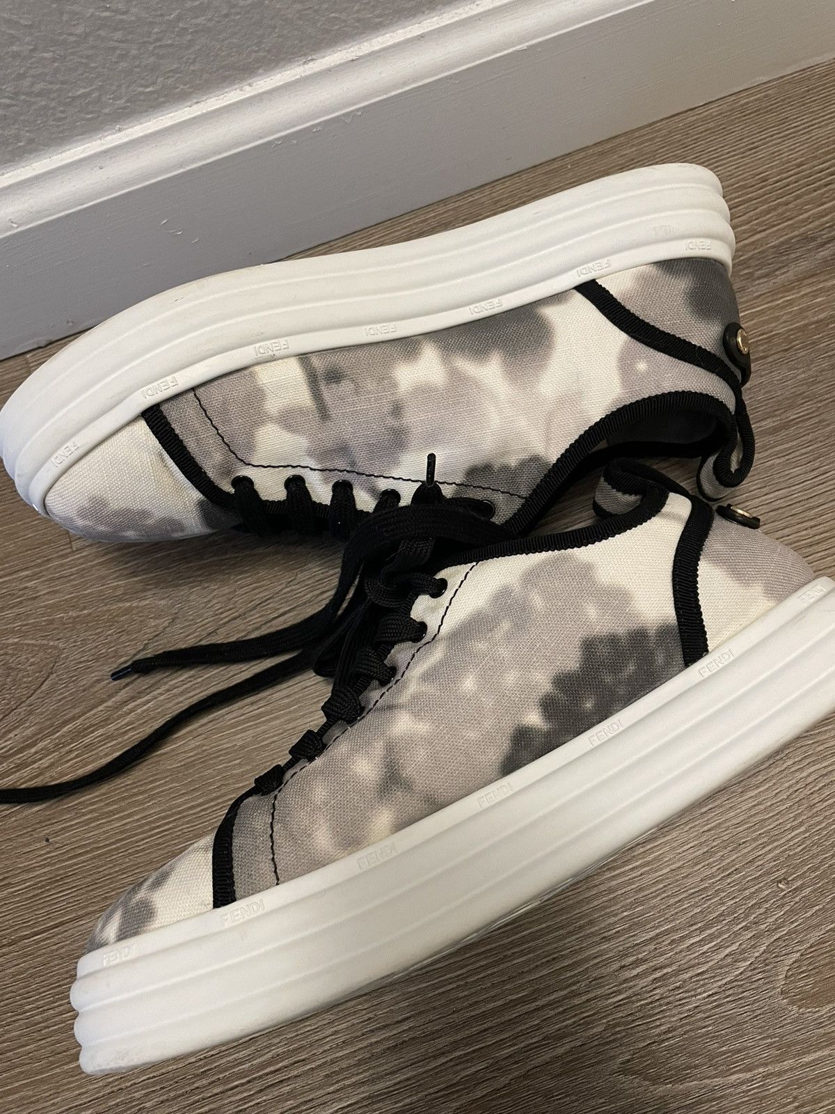 Fendi Fendi sneakers EU39.5 Size US 9.5 / IT 39.5 - 3 Thumbnail