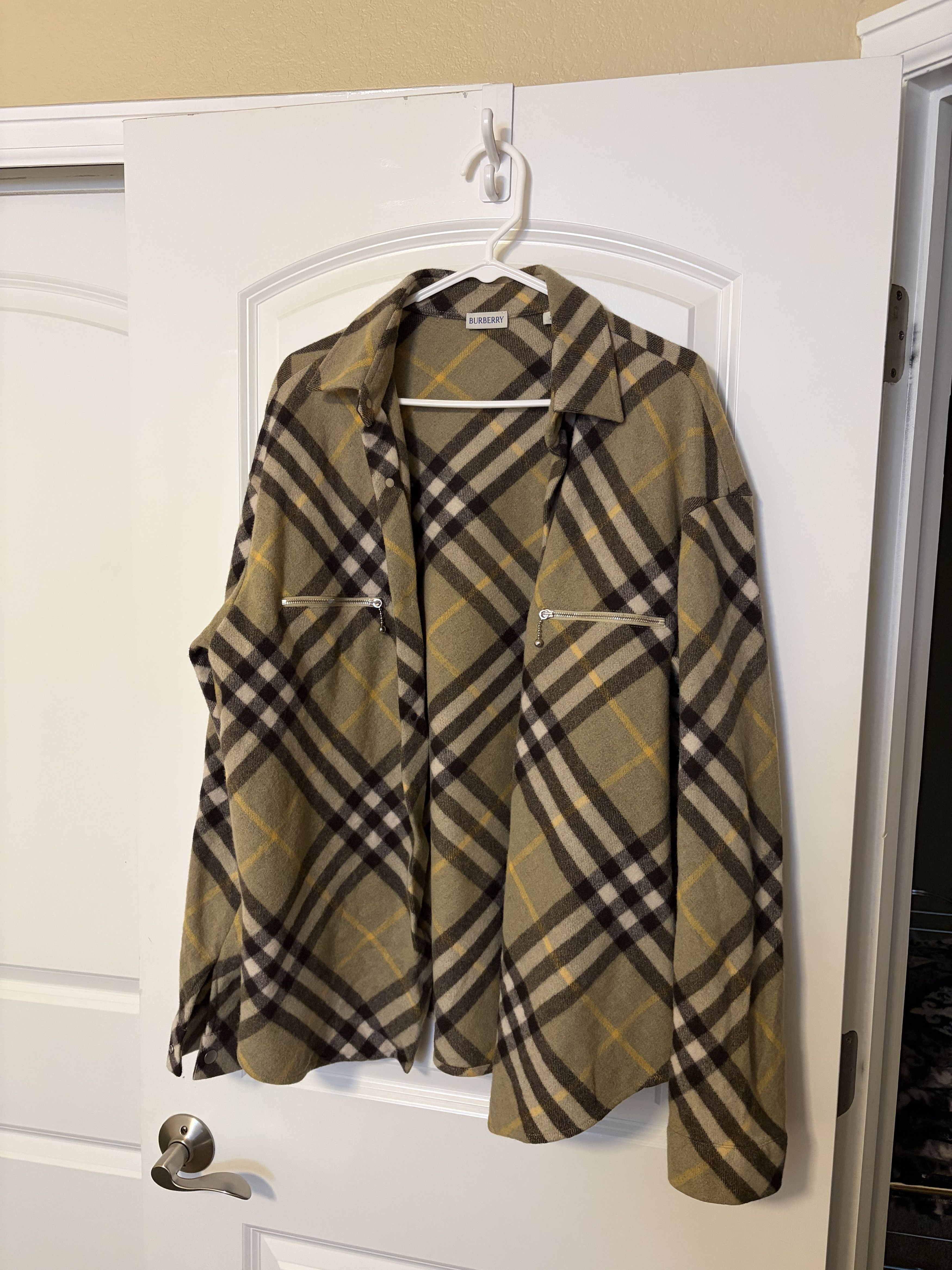 Burberry Burberry Long Sleeved Check Pattern Shirt Size US L / EU 52-54 / 3 - 1 Thumbnail