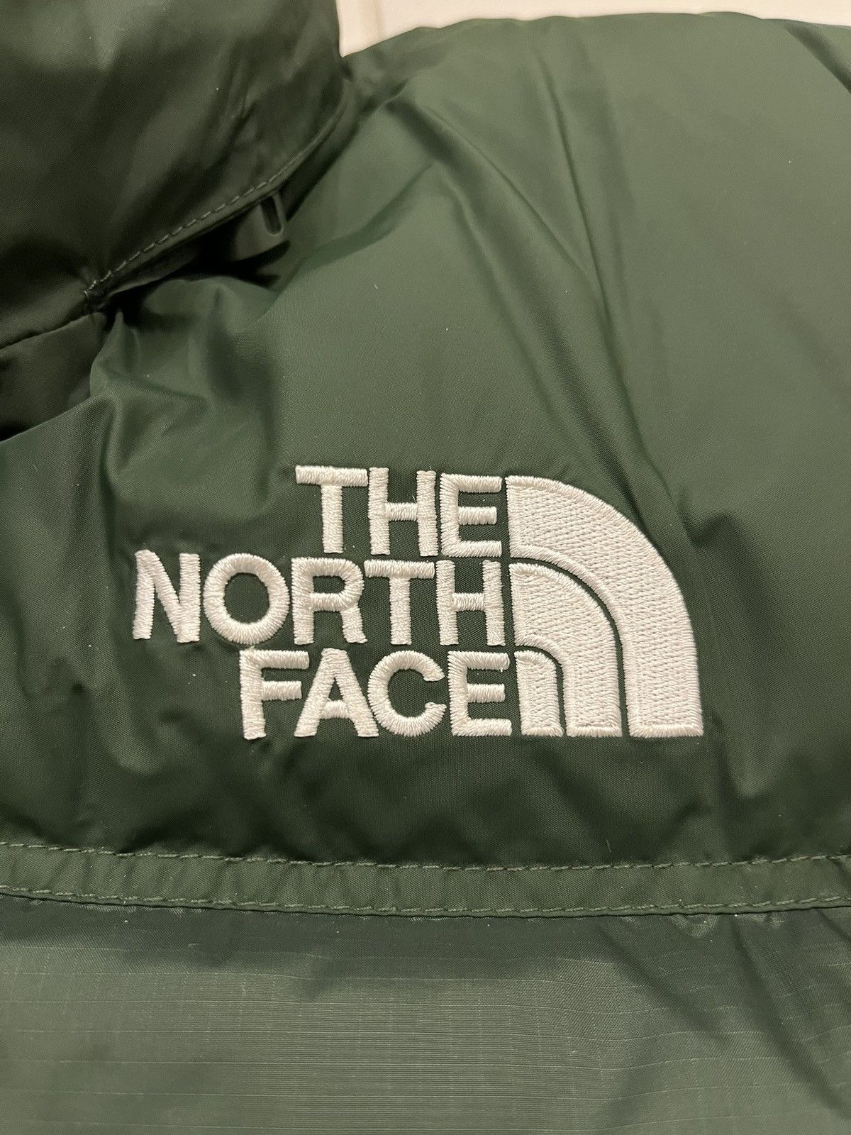 The North Face The North Face Nuptse Forest Green Size US XL / EU 56 / 4 - 4 Thumbnail