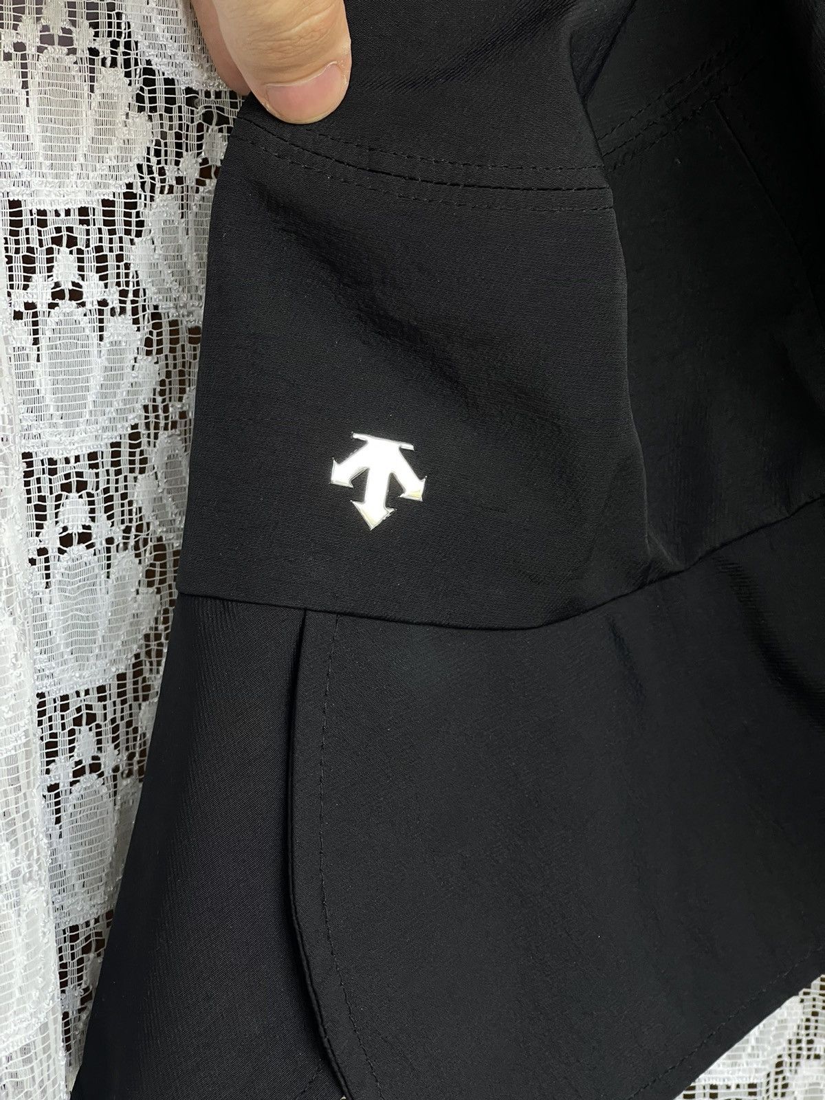 Descente × Japanese Brand Descente black bucket hat korea style kpop rare Size ONE SIZE - 7 Thumbnail