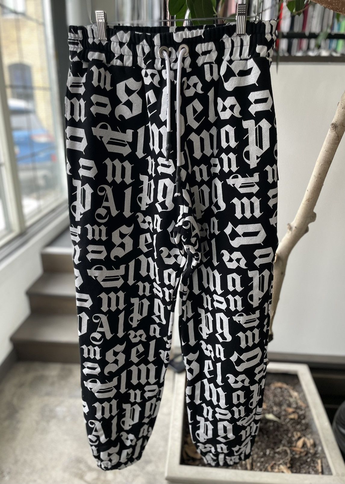 Palm Angels Palm Angels Monogram Sweatpants Size US 34 / EU 50 - 2 Thumbnail