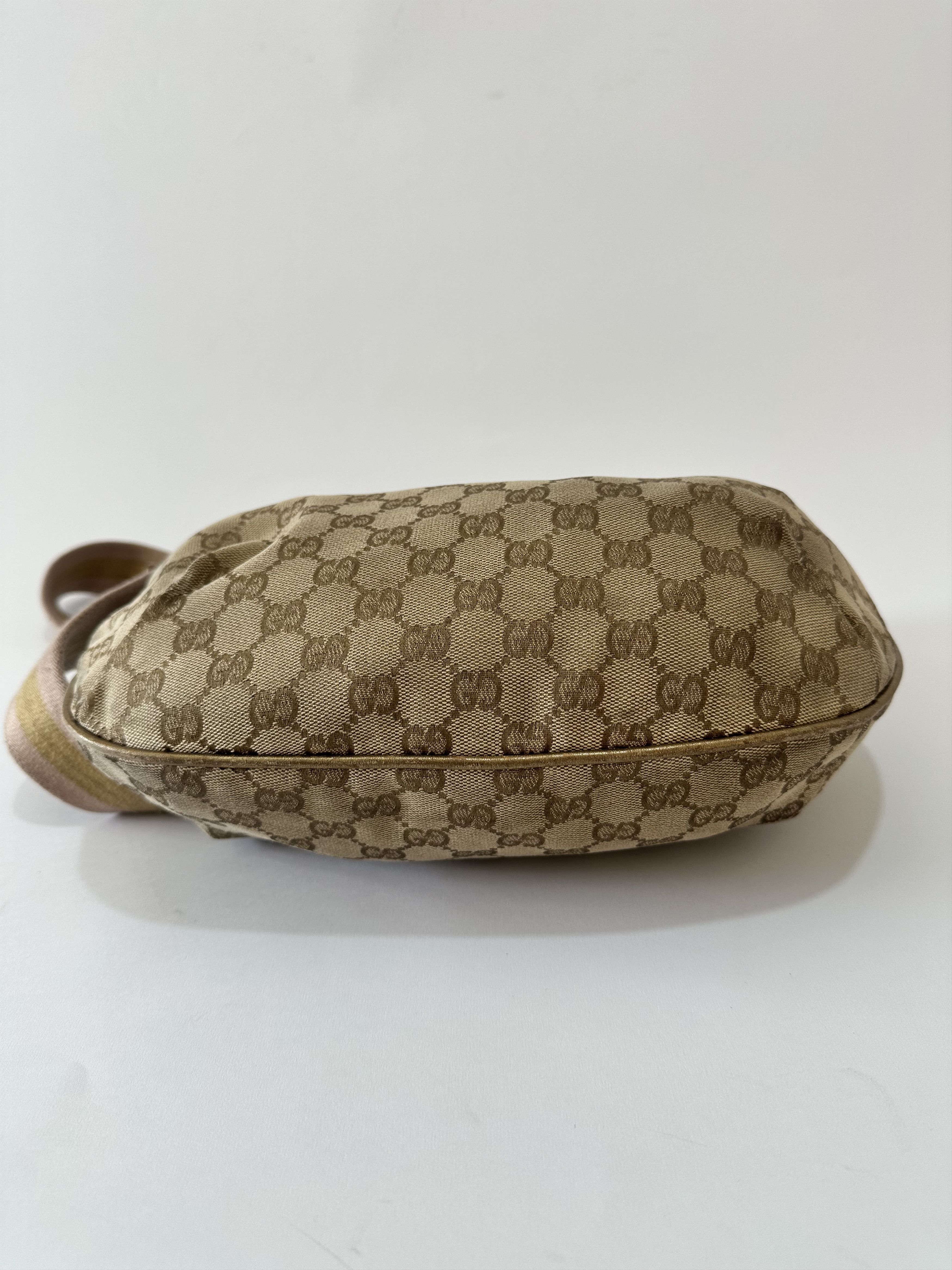 Gucci GUCCI GG Canvas Medium Sherry Half Moon Crossbody Bag Gold Size ONE SIZE - 5 Thumbnail